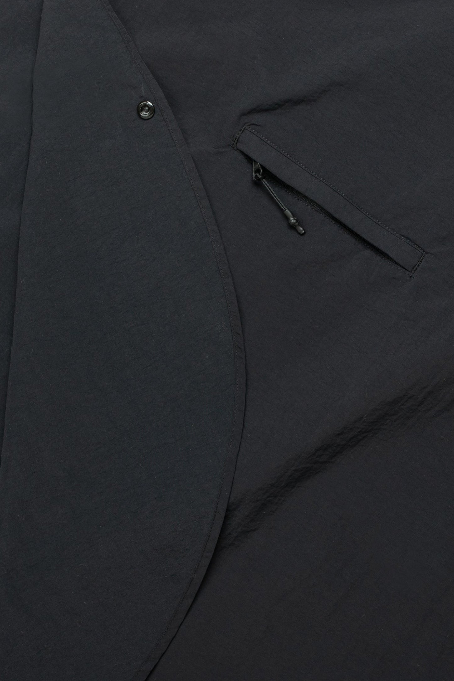 Estudio Niksen - Niksen Storm Poncho (Black)