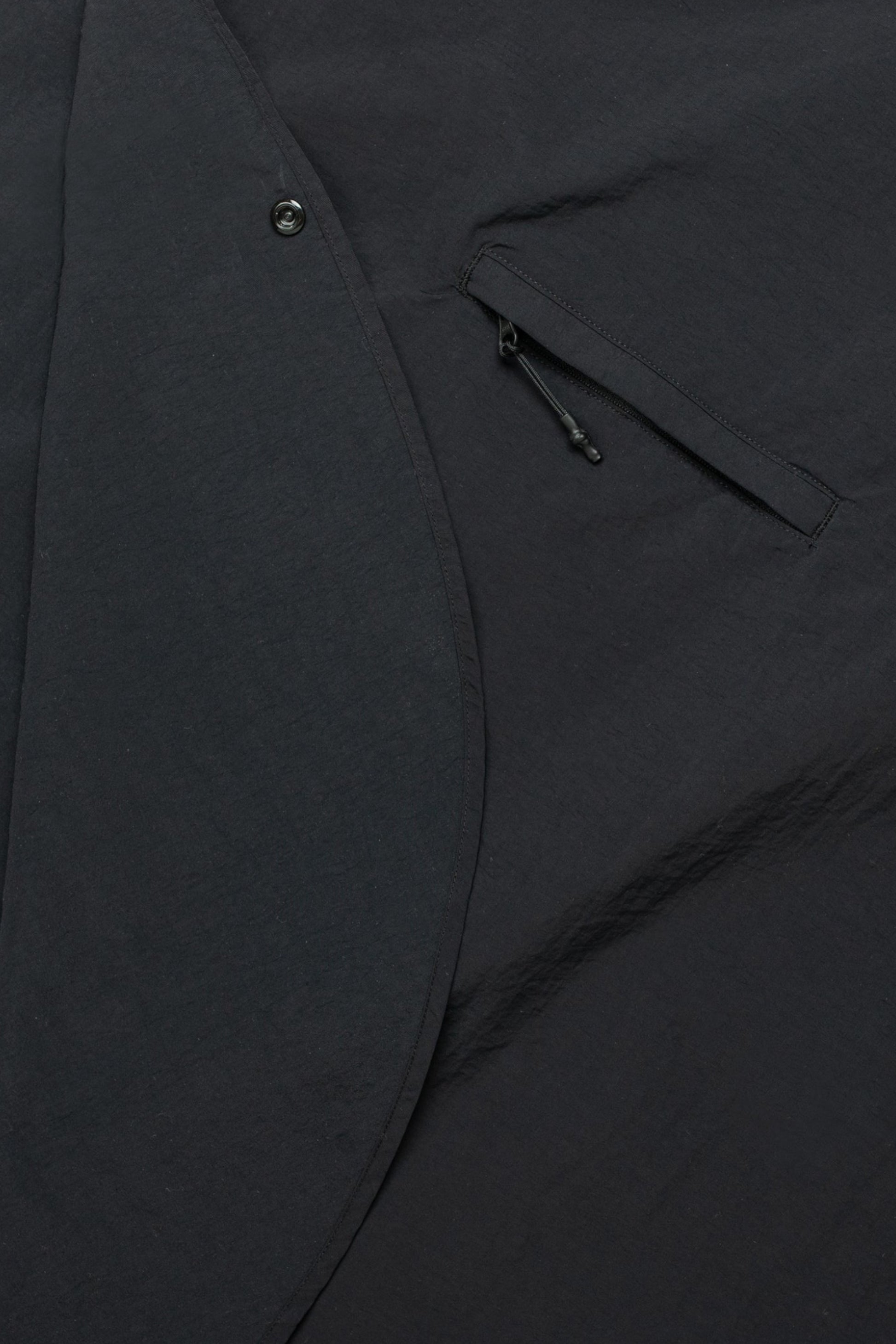 Estudio Niksen - Niksen Storm Poncho (Black)