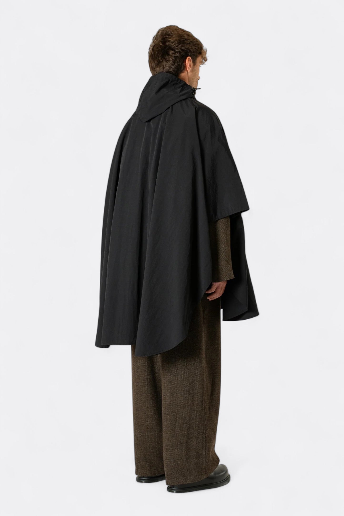 Estudio Niksen - Niksen Storm Poncho (Black)