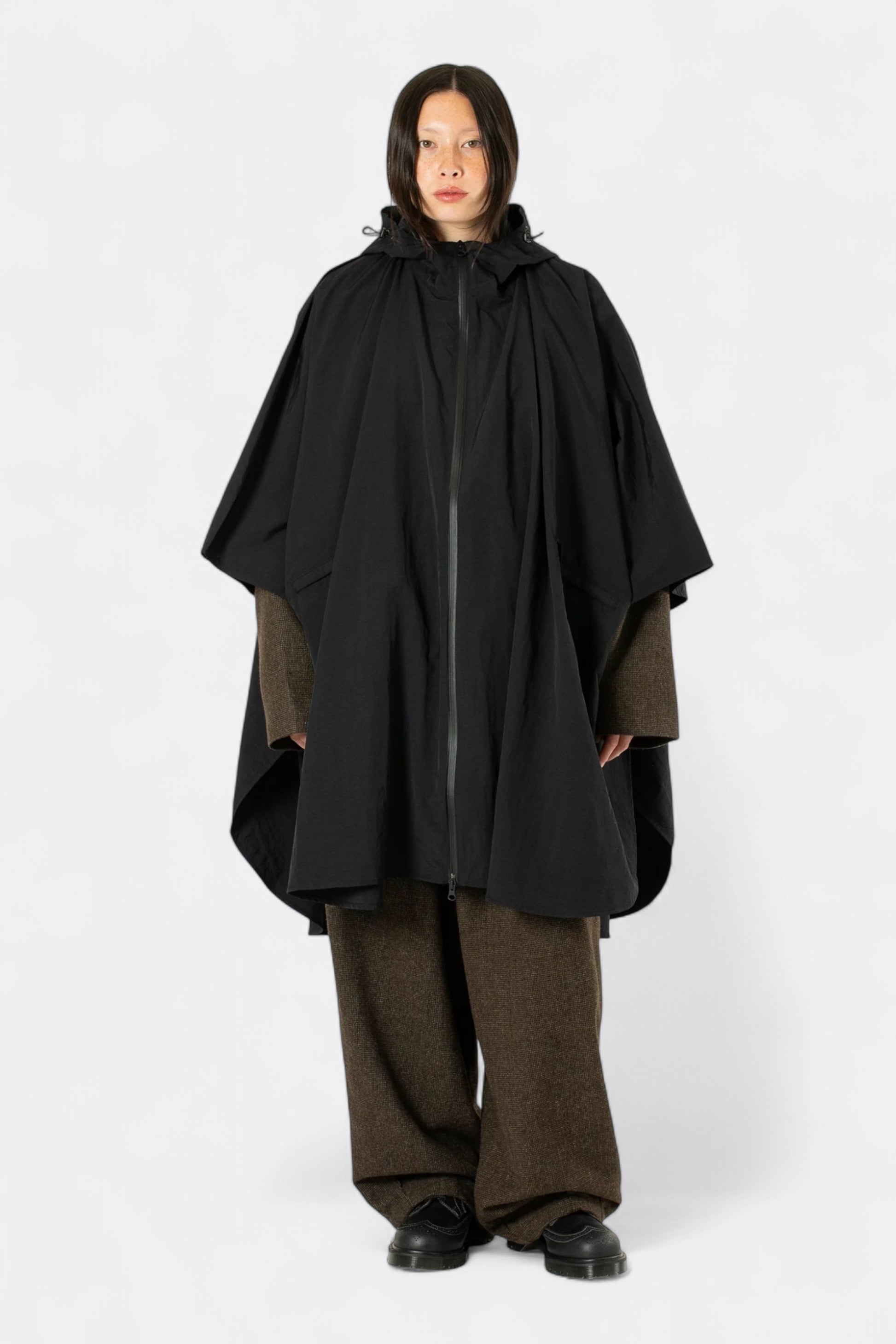 Estudio Niksen - Niksen Storm Poncho (Black)