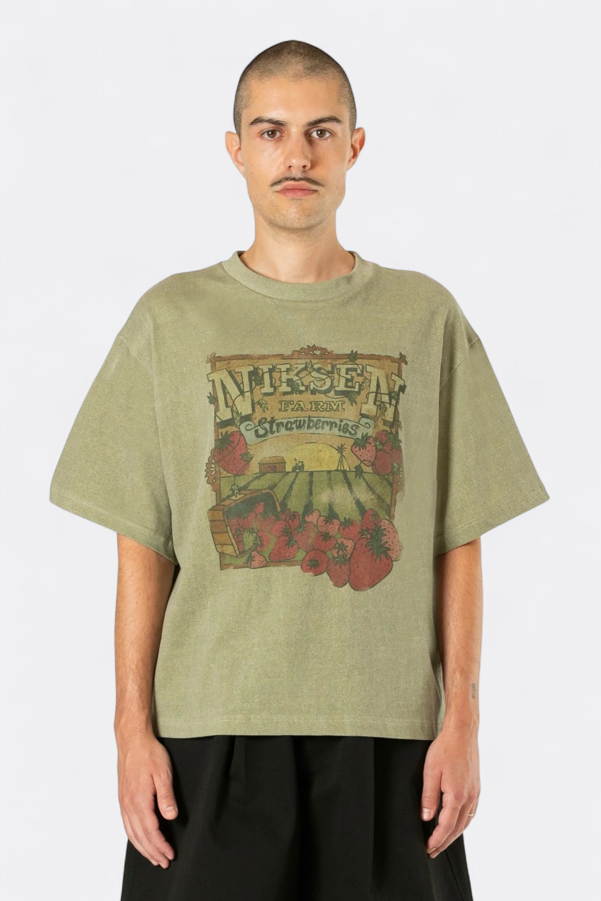 Estudio Niksen - Niksen Strawberry Farm (Khaki)