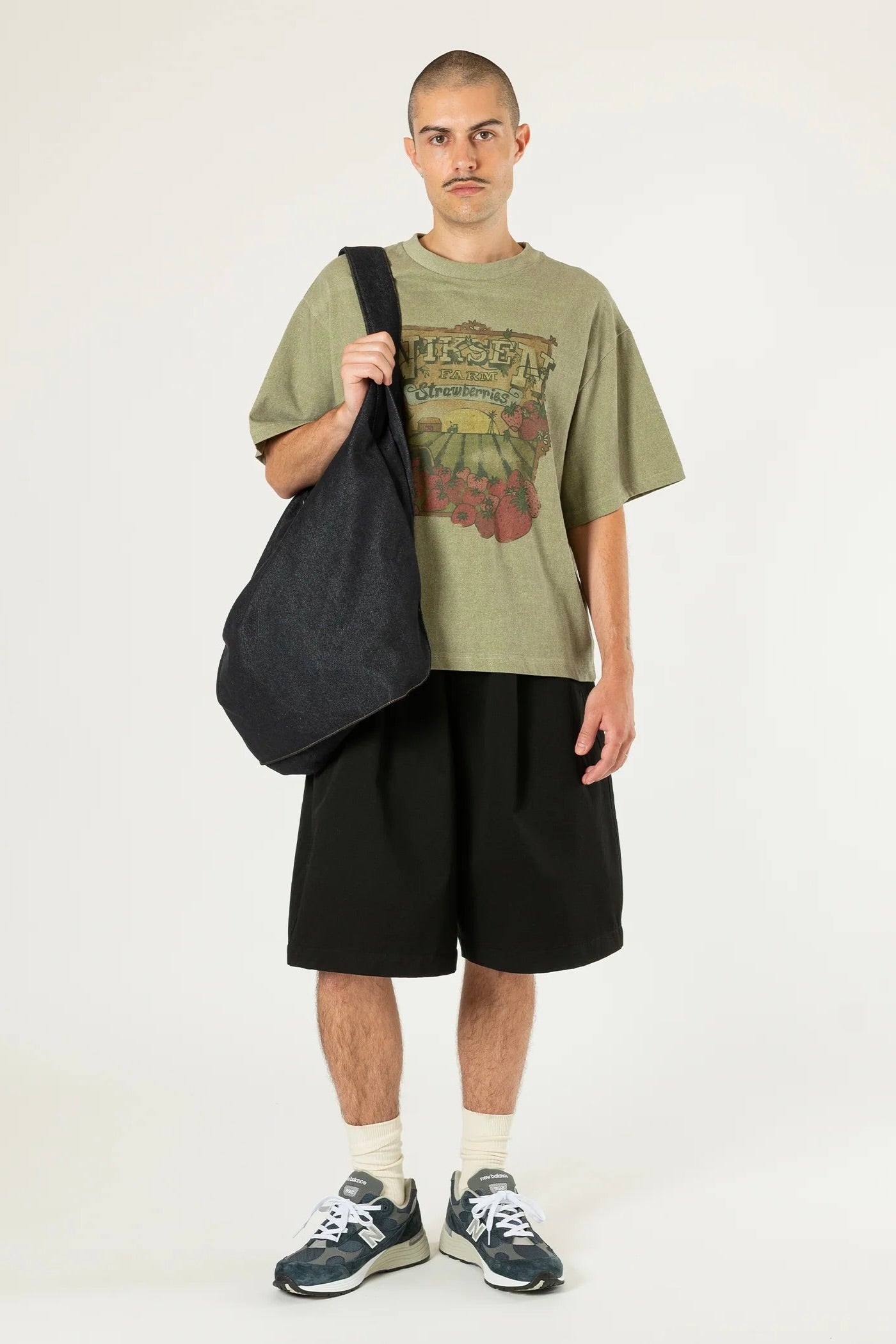 Estudio Niksen - Niksen Strawberry Farm (Khaki)