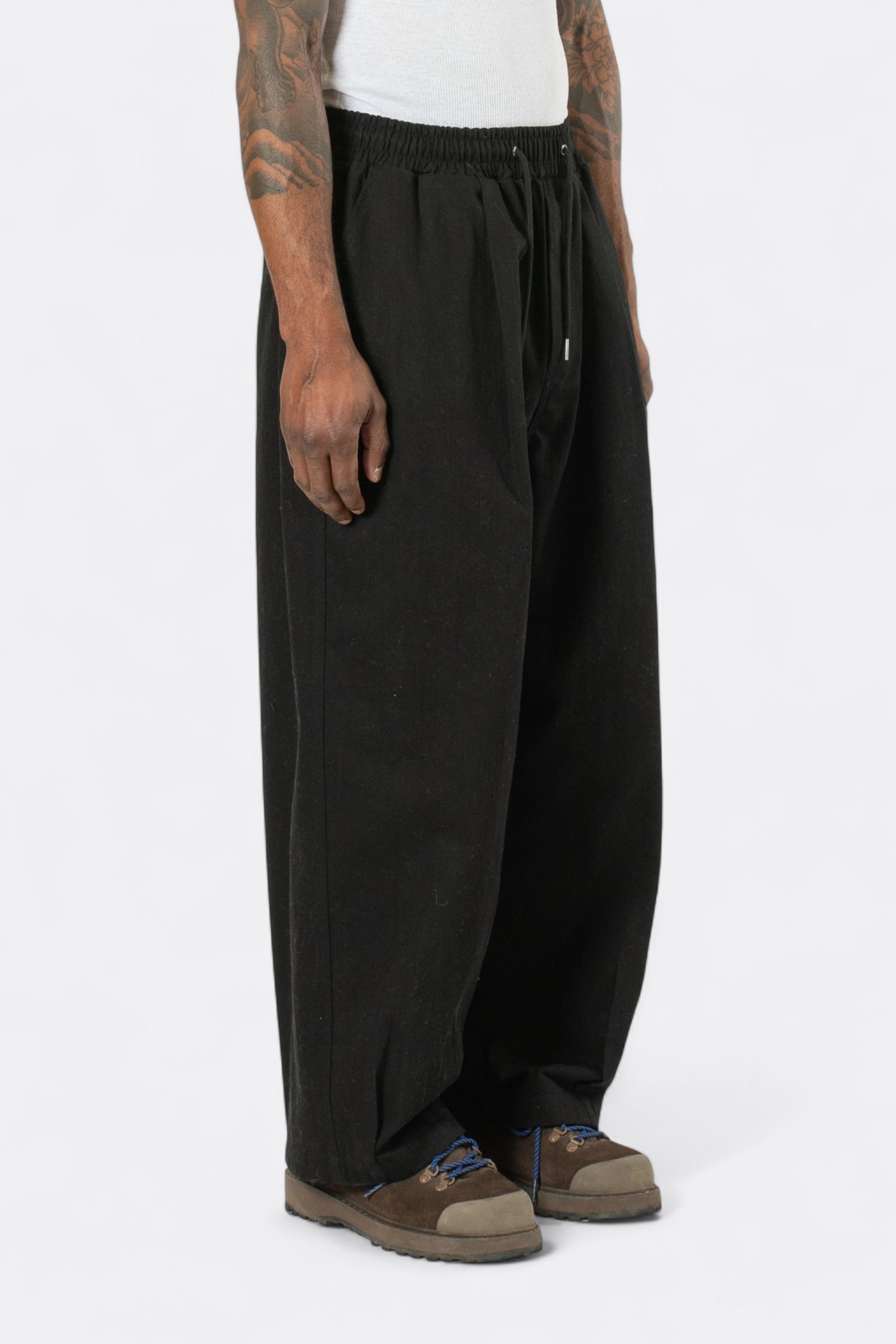 Estudio Niksen - Pintuck Balloon Pants (Black)