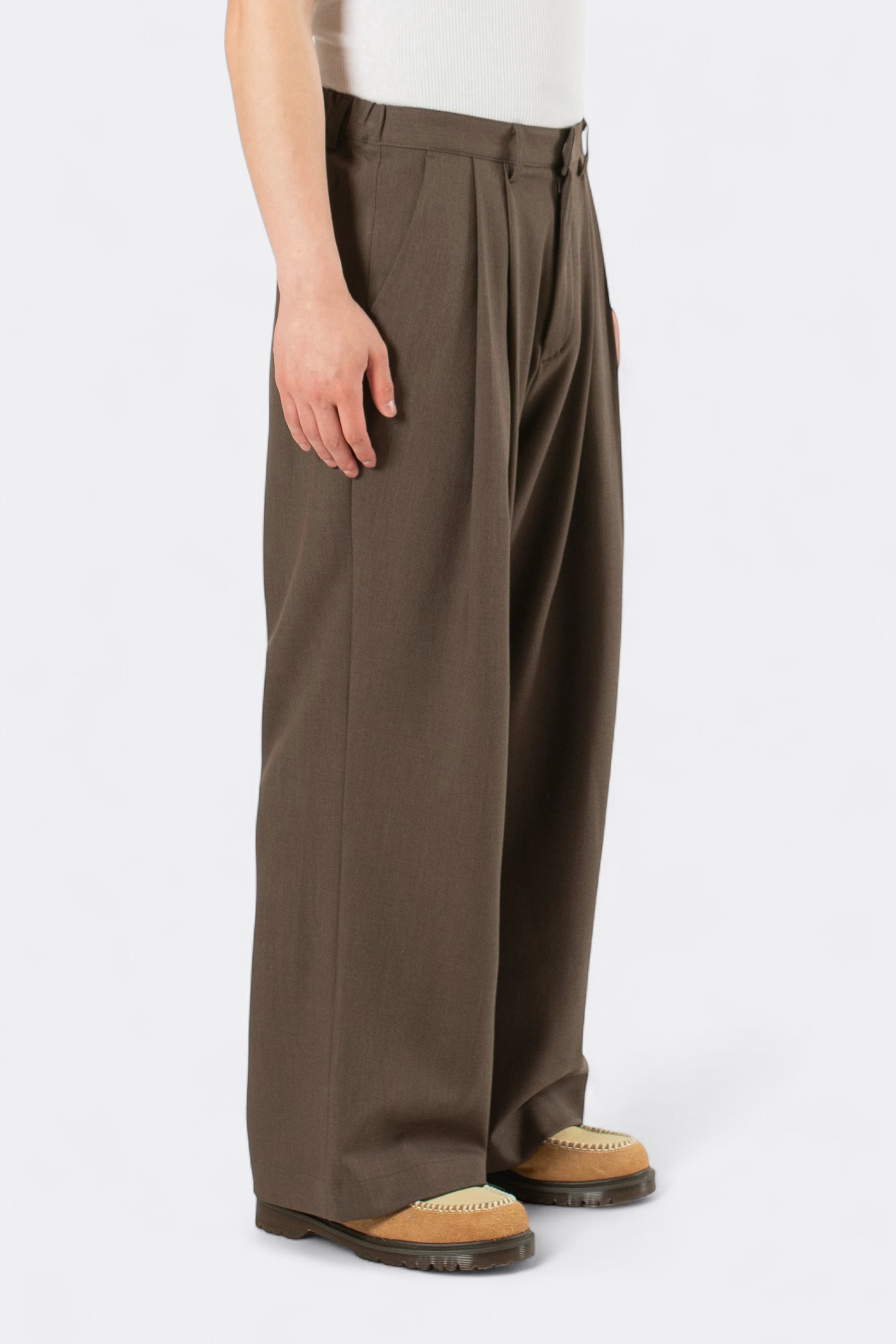 Estudio Niksen - Pintuck Maxi Trousers (Brown)