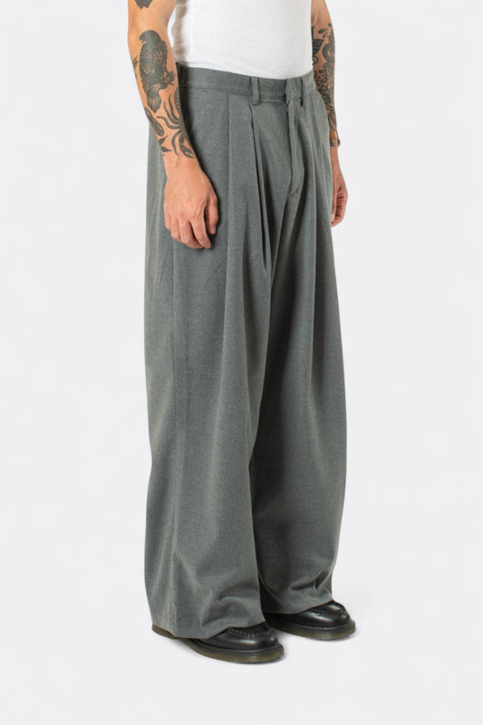 Estudio Niksen - Pintuck Maxi Trousers (Grey)