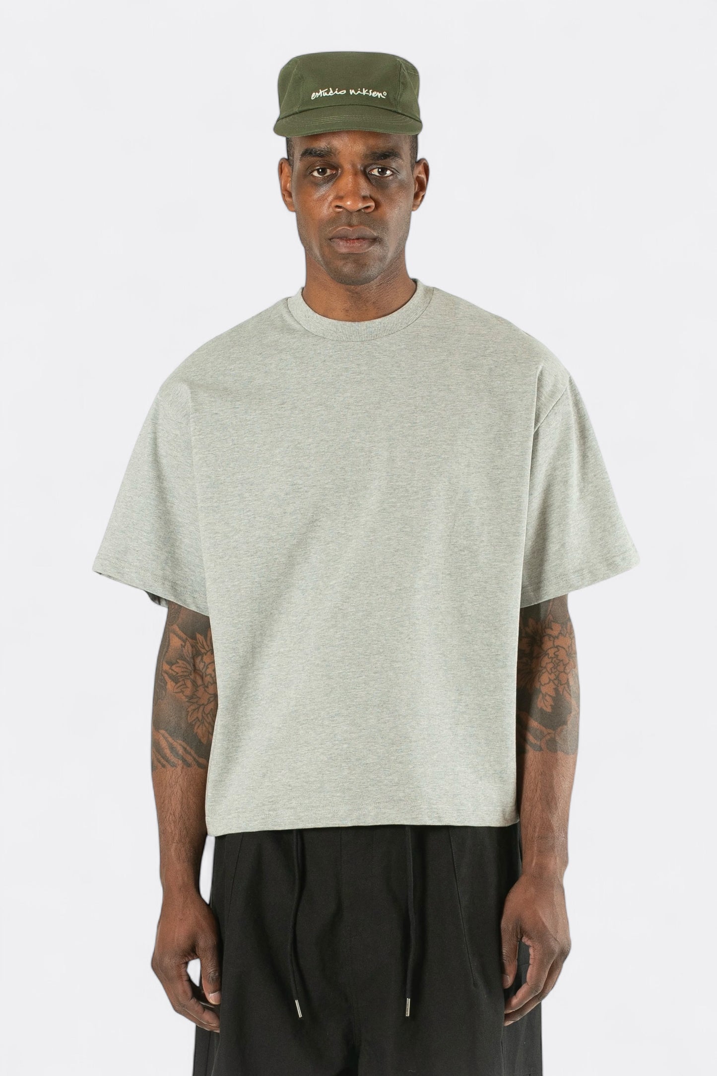 Estudio Niksen - Signature Cropped Tee (Grey)