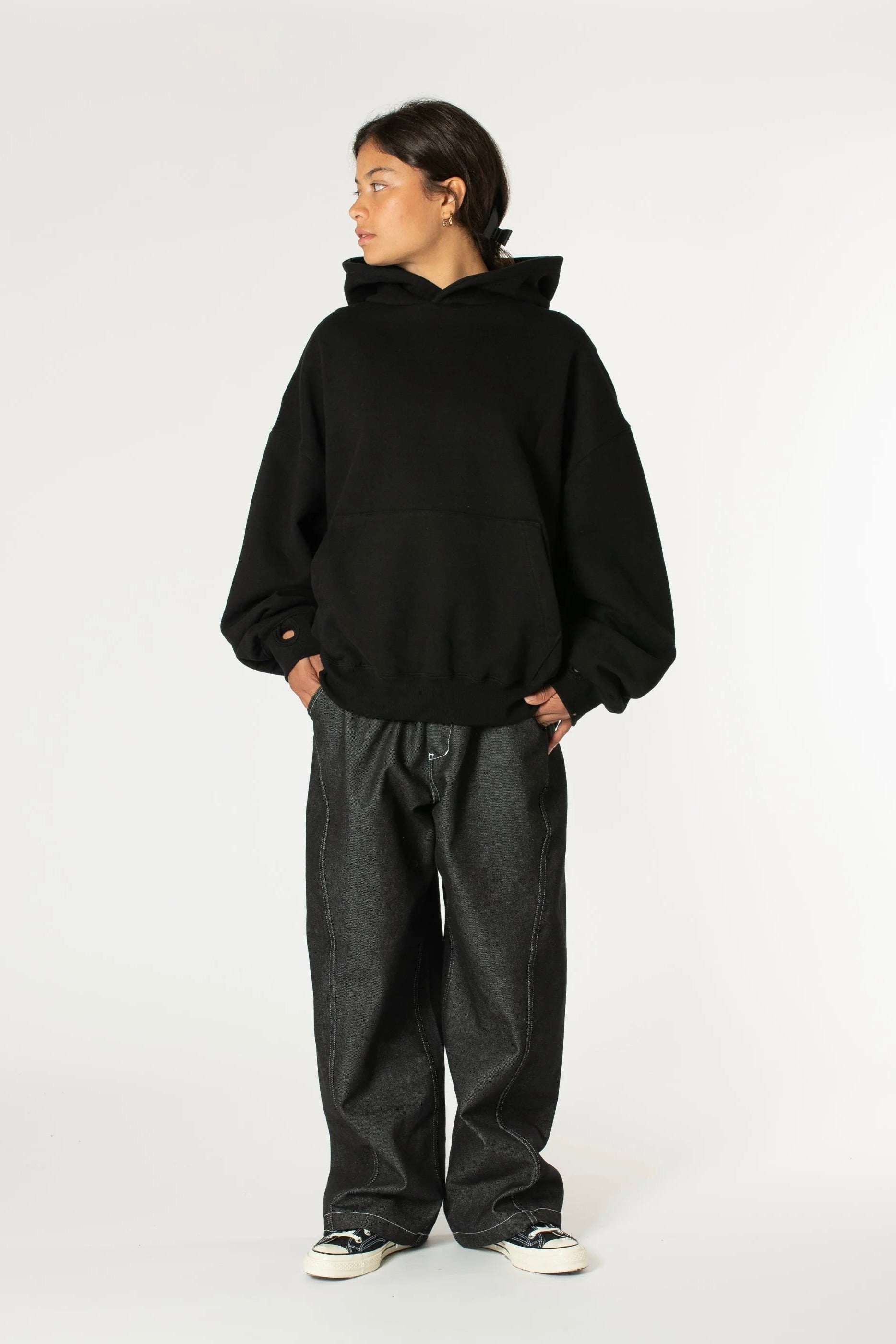 Estudio Niksen - Signature Thumb Hoodie (Black)