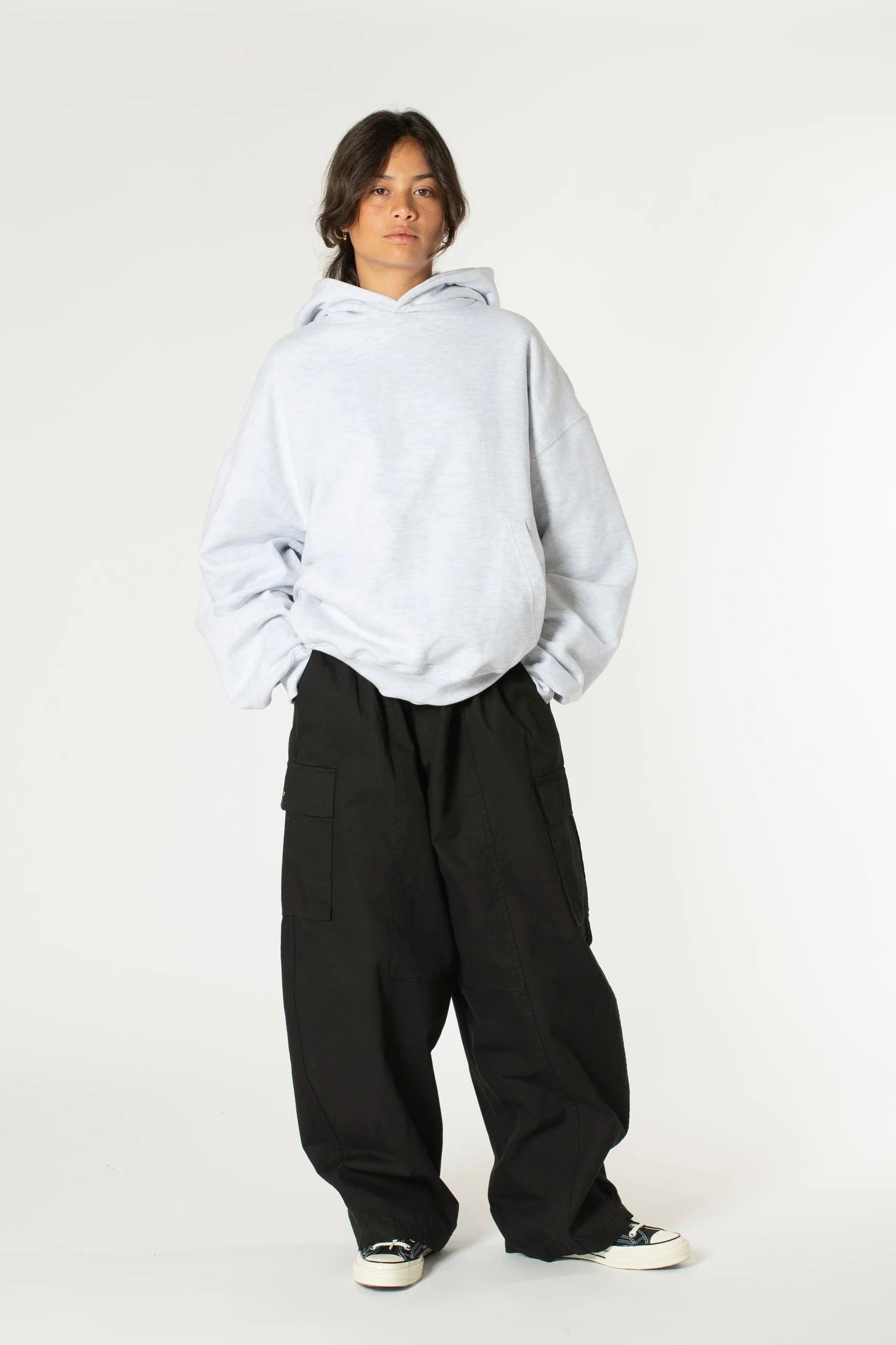 Estudio Niksen - Signature Thumb Hoodie (Light Grey)