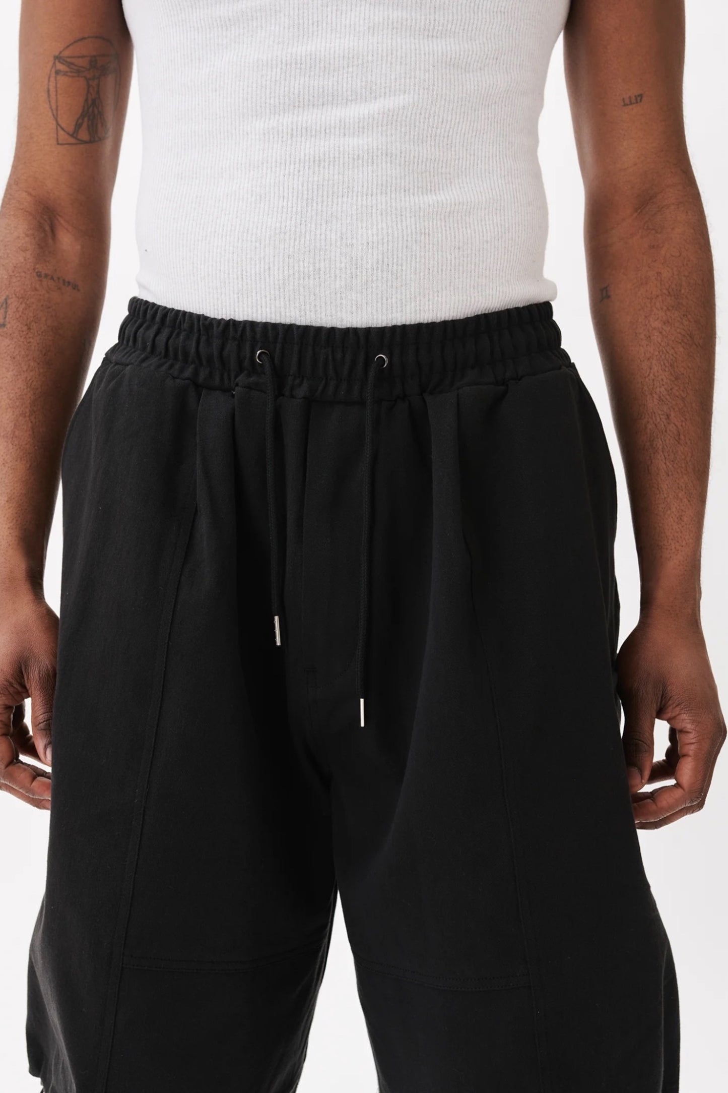 Estudio Niksen Slit Cargo Balloon Shorts Black | Short Cargo Unisexe Corée | Edgar Bdx