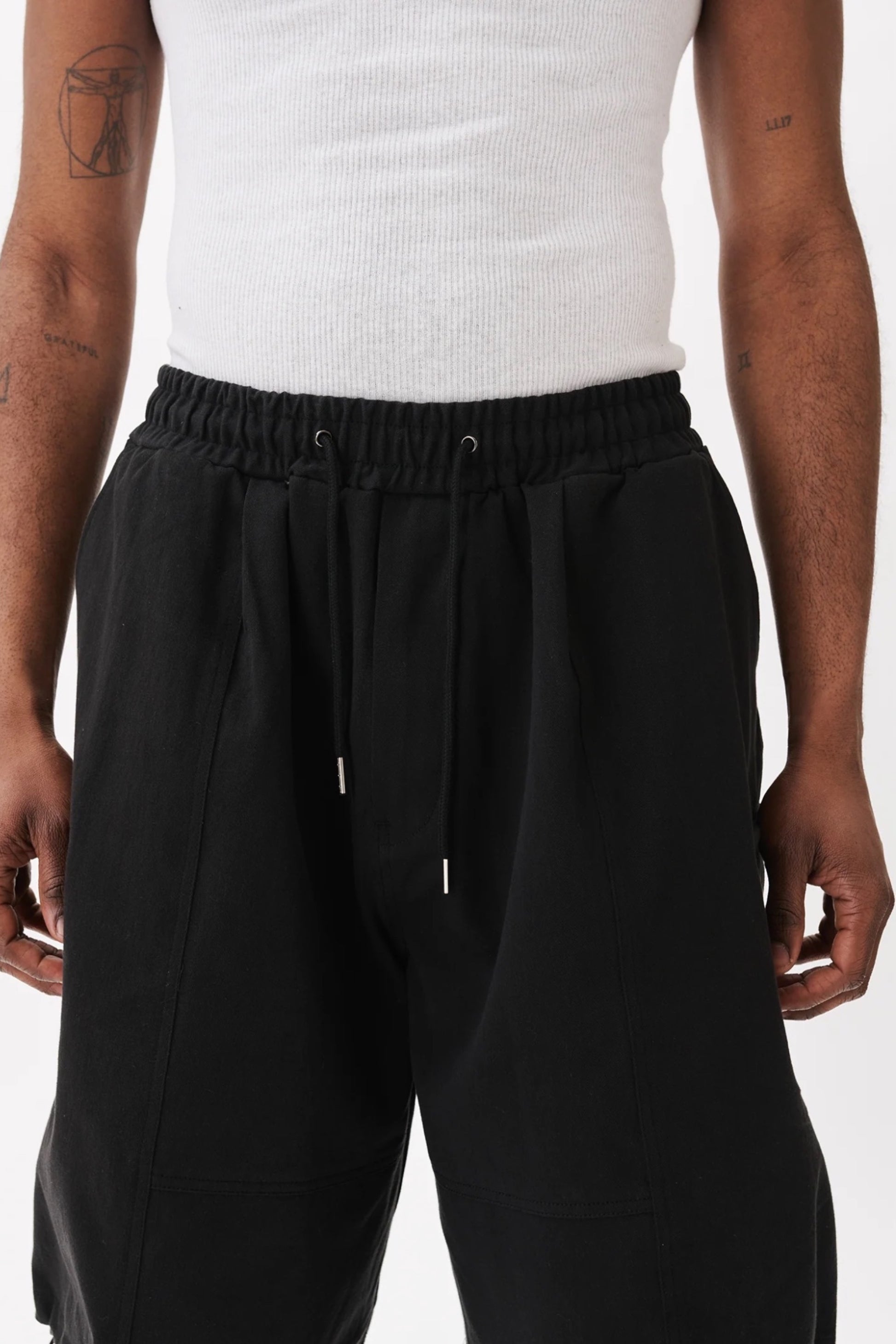 Estudio Niksen Slit Cargo Balloon Shorts Black | Short Cargo Unisexe Corée | Edgar Bdx