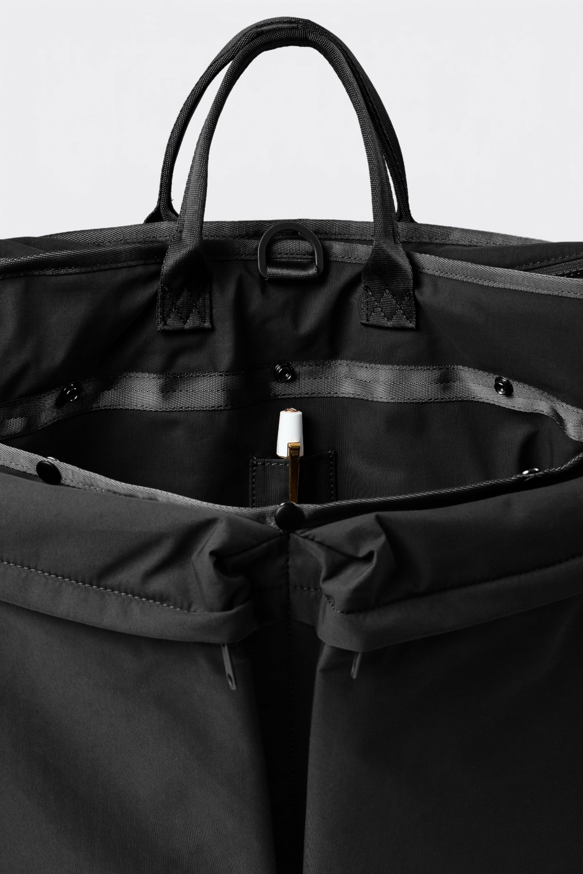 FOUND POCKET Metro Helmet Bag Black | Sac Nylon Bandoulière Compartiments | Edgar Bdx