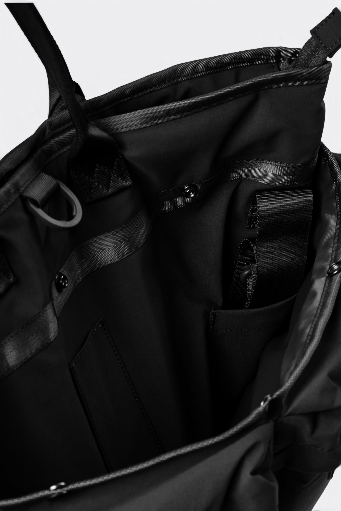 FOUND POCKET Metro Helmet Bag Black | Sac Nylon Bandoulière Compartiments | Edgar Bdx