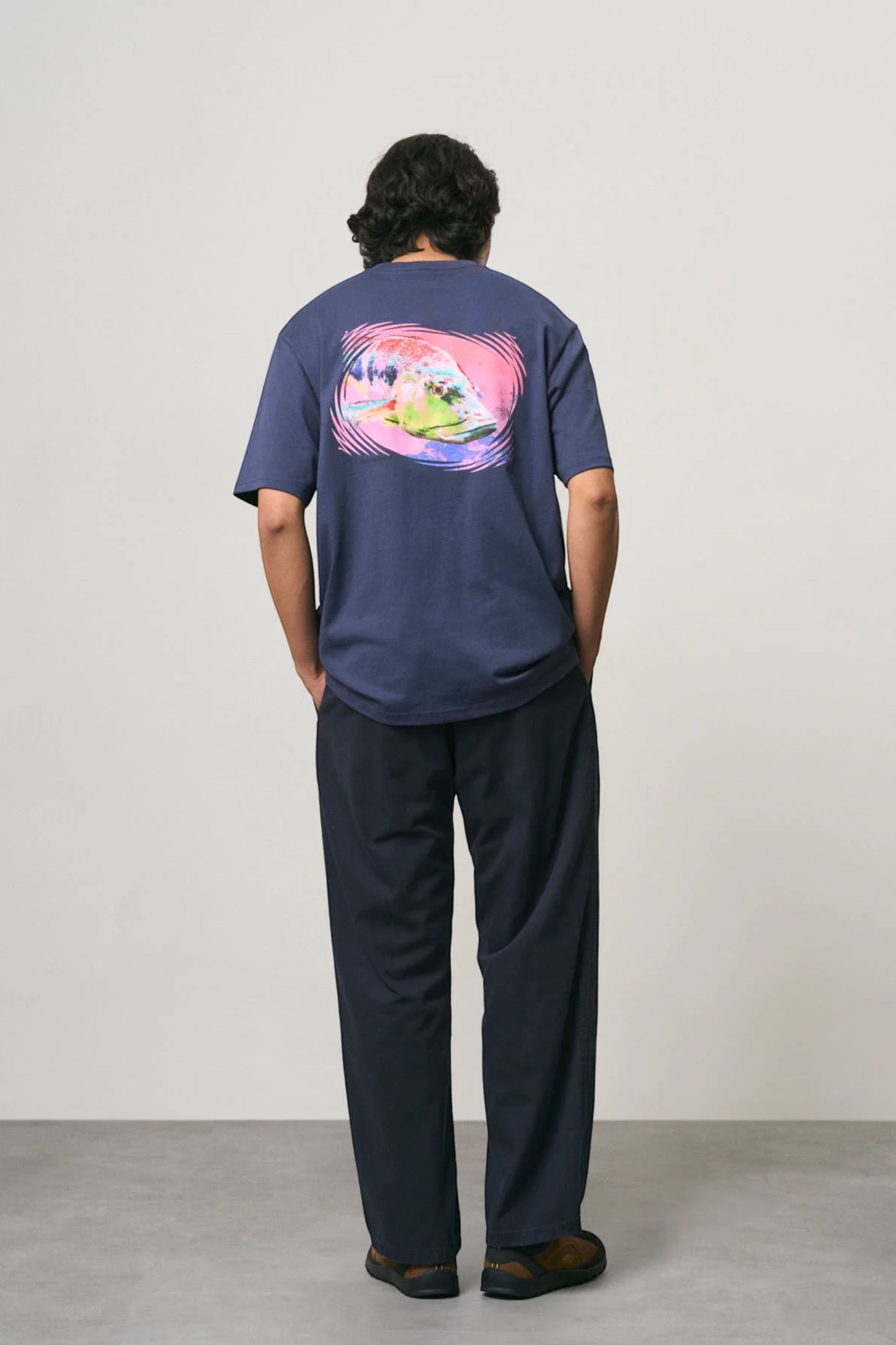 GRAMICCI Bass Tee Navy | T-Shirt Coton Graphique Outdoor | Edgar Bdx