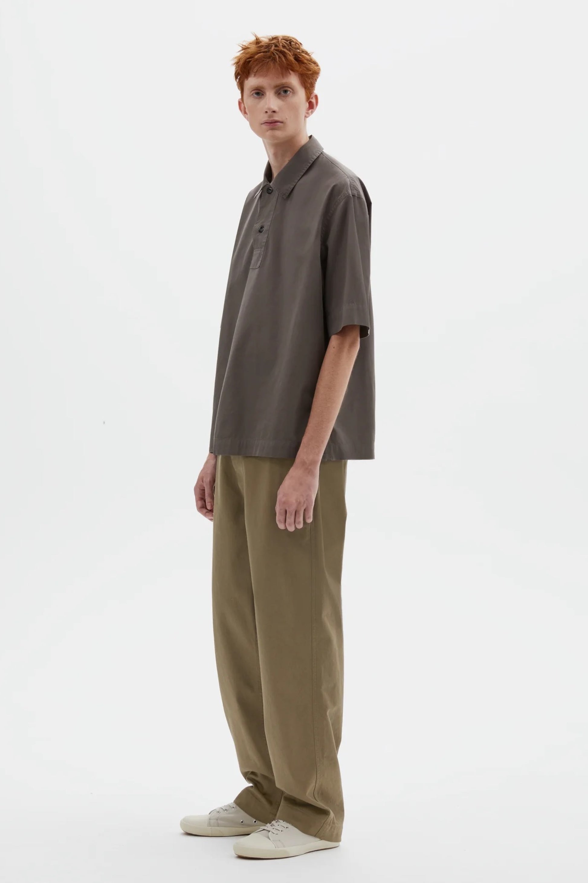 MHL. Margaret Howell Offset Placket Polo Mole | Polo Coton Organique Recyclé | Edgar Bdx