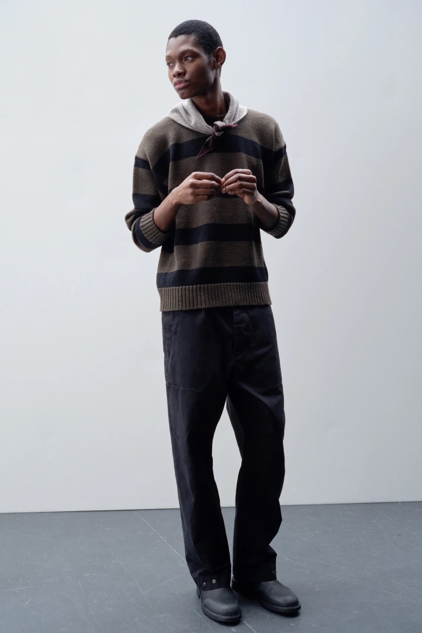 Margaret Howell - MHL. Tipped Scout Scarf Lambswool (Pebble / Mahogany)