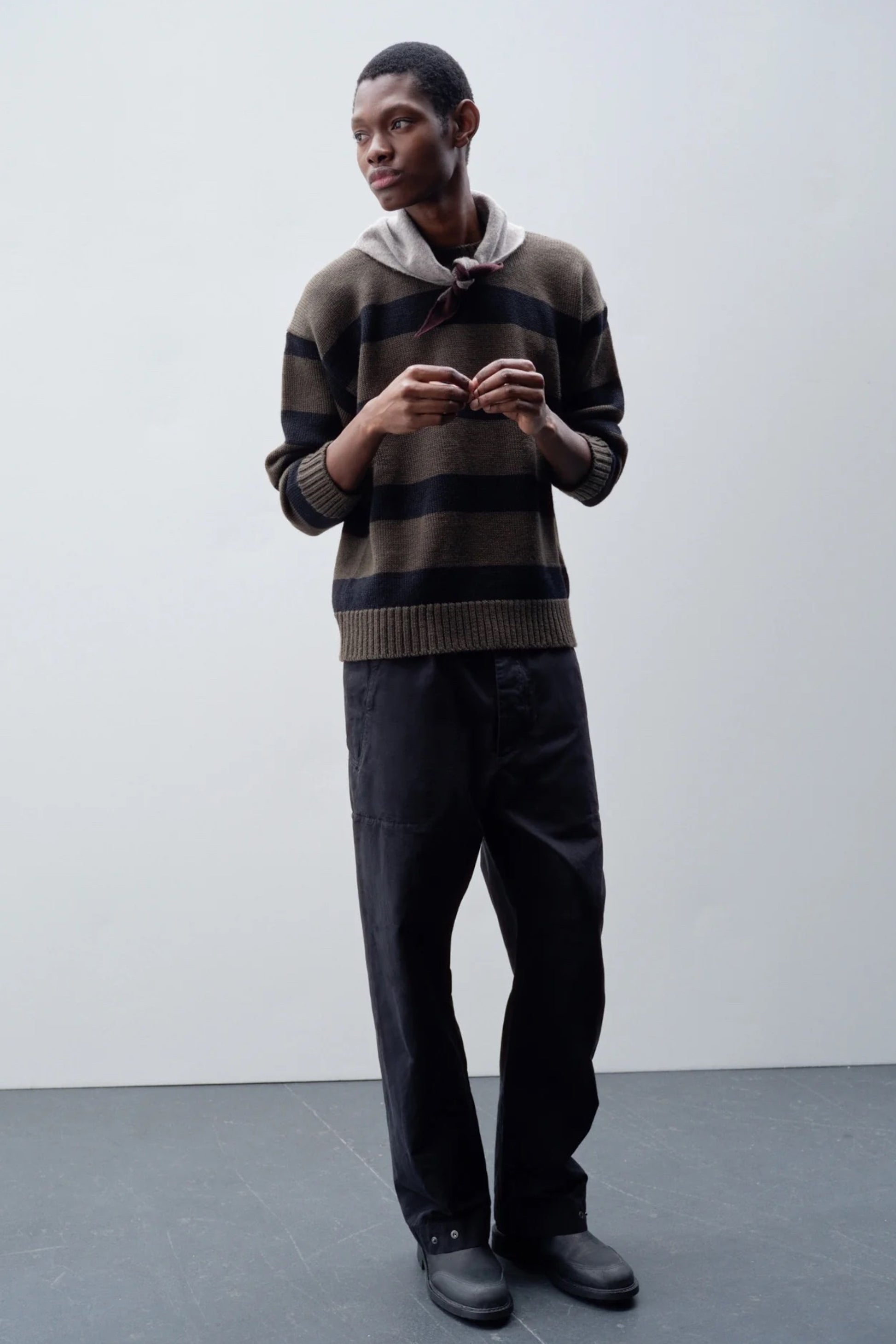 Margaret Howell - MHL. Tipped Scout Scarf Lambswool (Pebble / Mahogany)