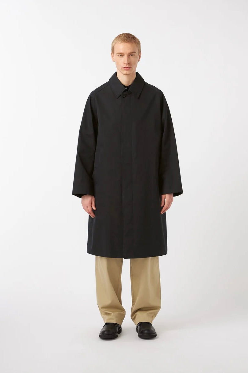 Nanamica - 2L Gore-Tex Balmacaan Coat (Navy)
