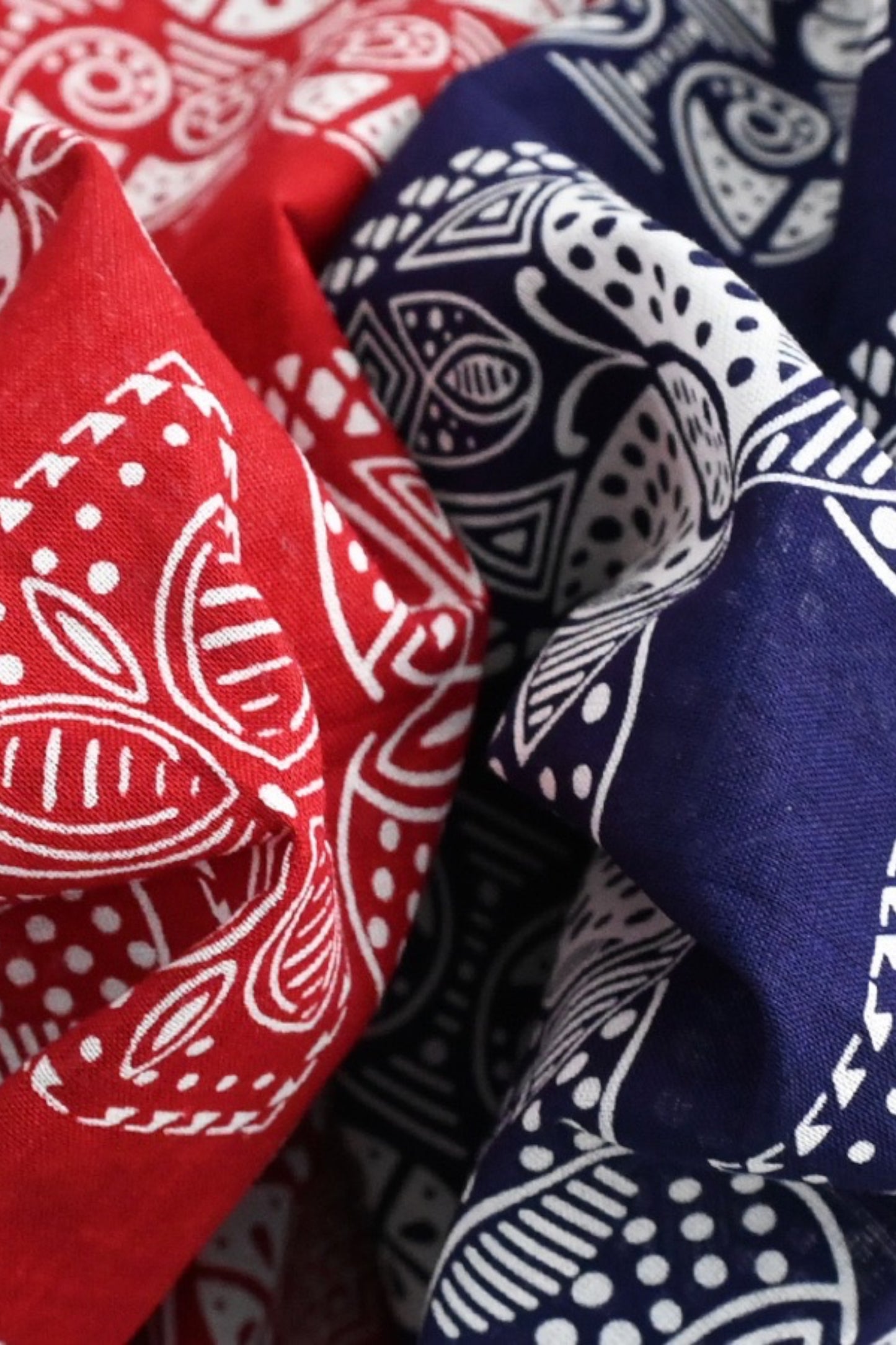 Bandana Rectangle Rouge Needles - Motif Papillon Japonais - Edgar Bdx