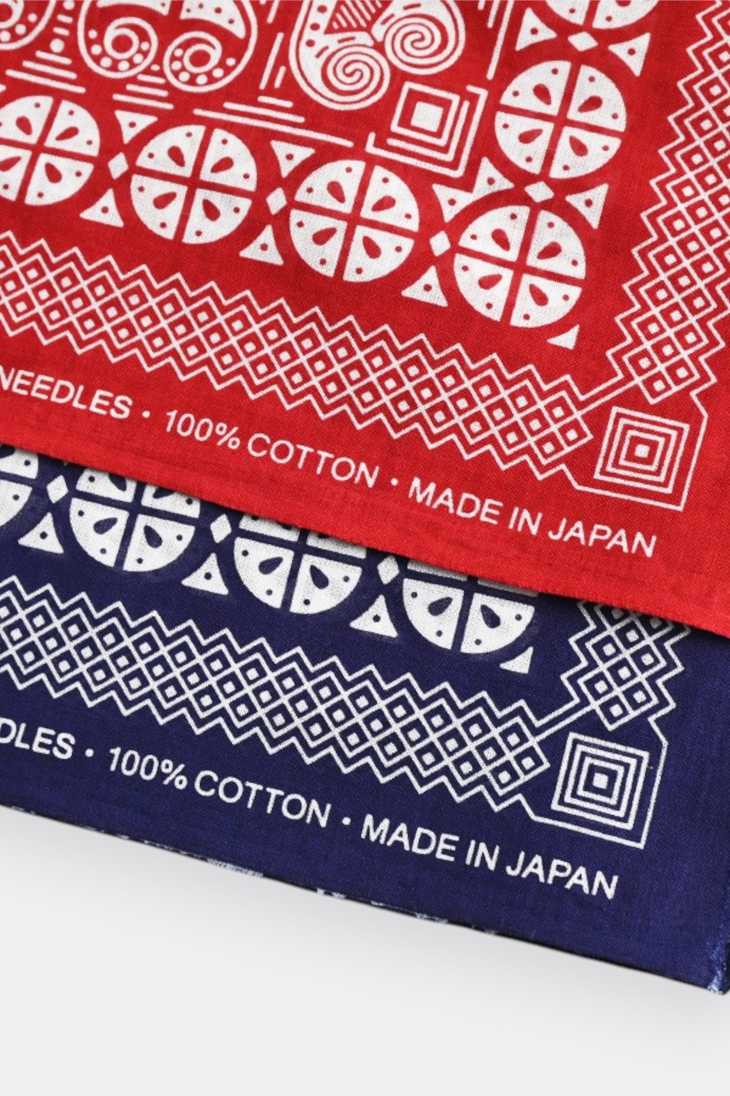 Bandana Rectangle Rouge Needles - Motif Papillon Japonais - Edgar Bdx