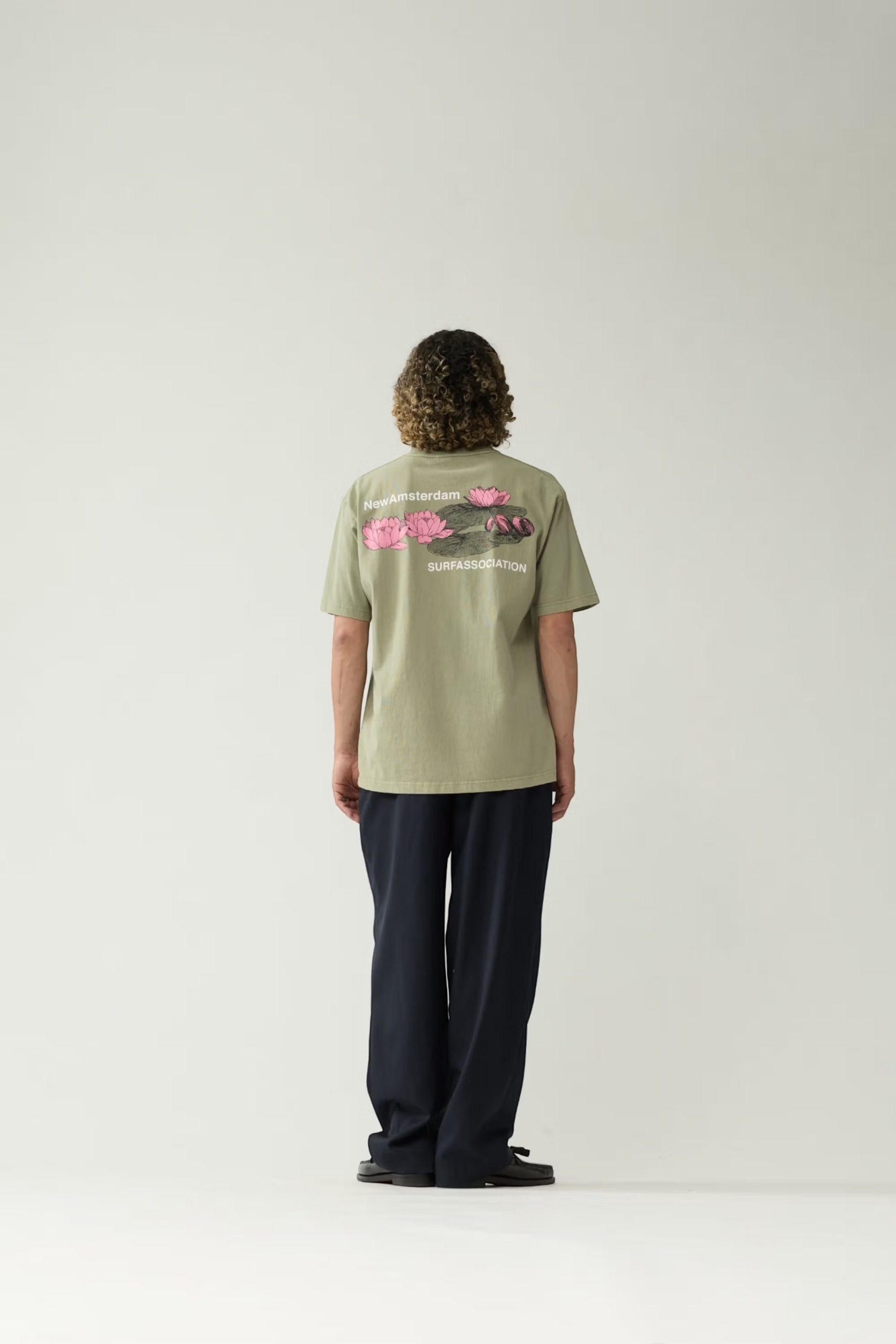NEW AMSTERDAM SURF ASSOCIATION Lilies Tee Sea Grass | T-Shirt Coton Premium | Edgar Bdx