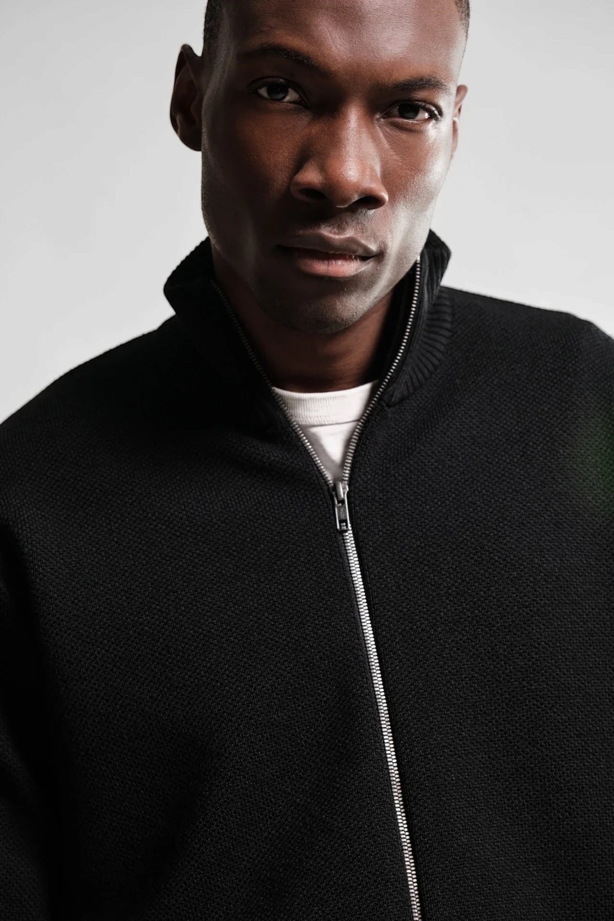 NITTO KNITWEAR Gilet Zippé Youri Noir | Edgar Bdx