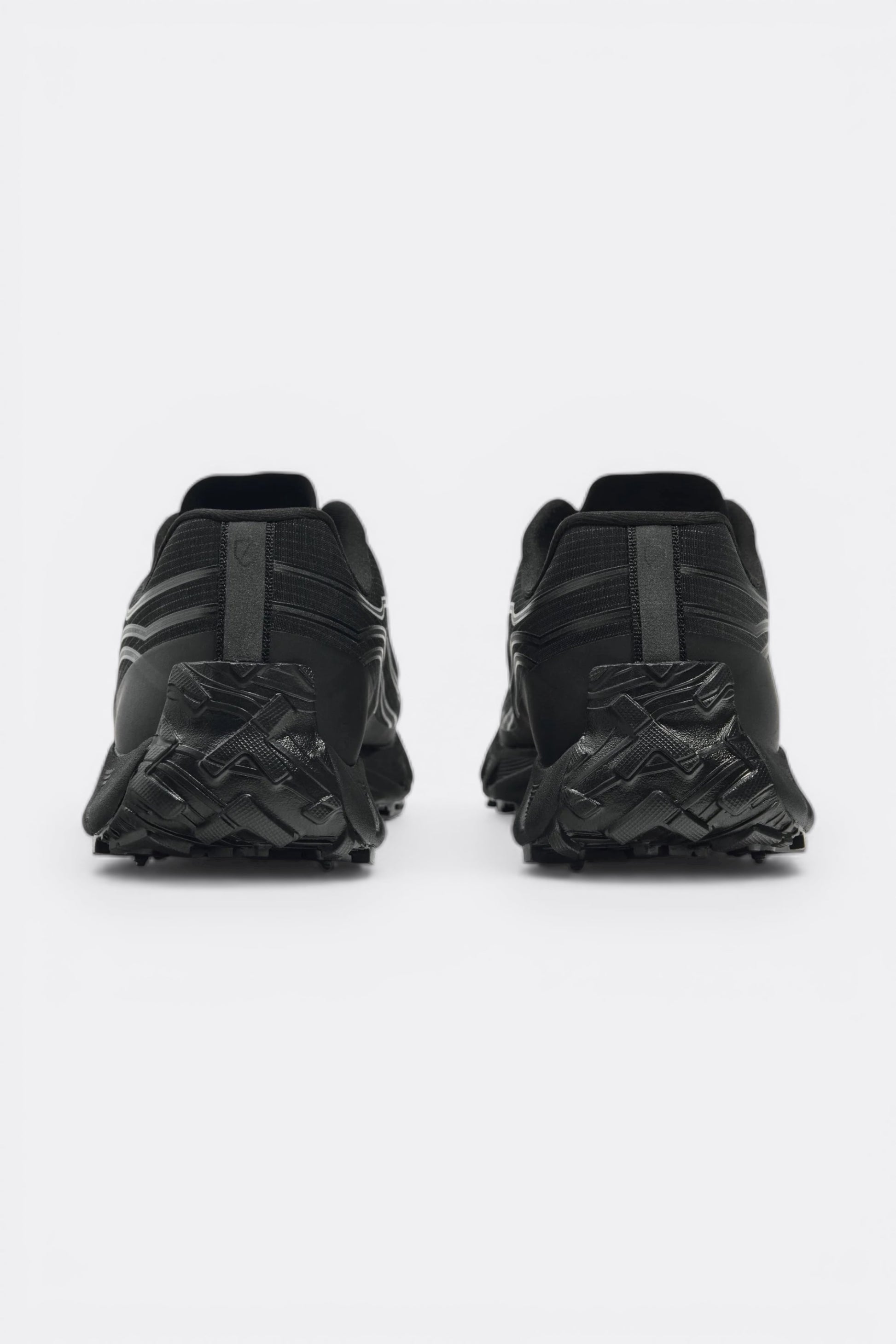 Norda 002 Stealth Black - Chaussure Trail Running Dyneema & Vibram - Edgar Bdx