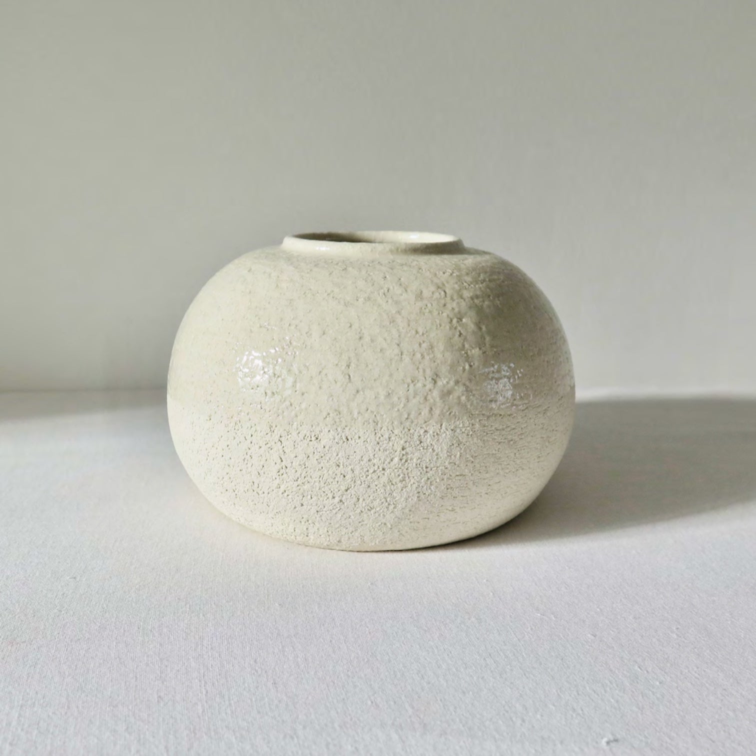 PII Ceramics - Vase Pillow (Blanc)