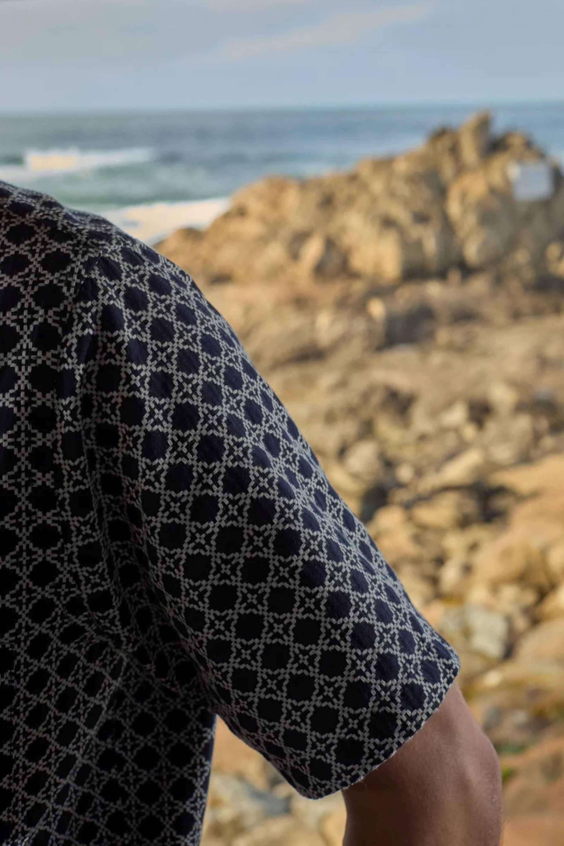 Portuguese Flannel - Portuguese Tile Shirt (White / Navy)