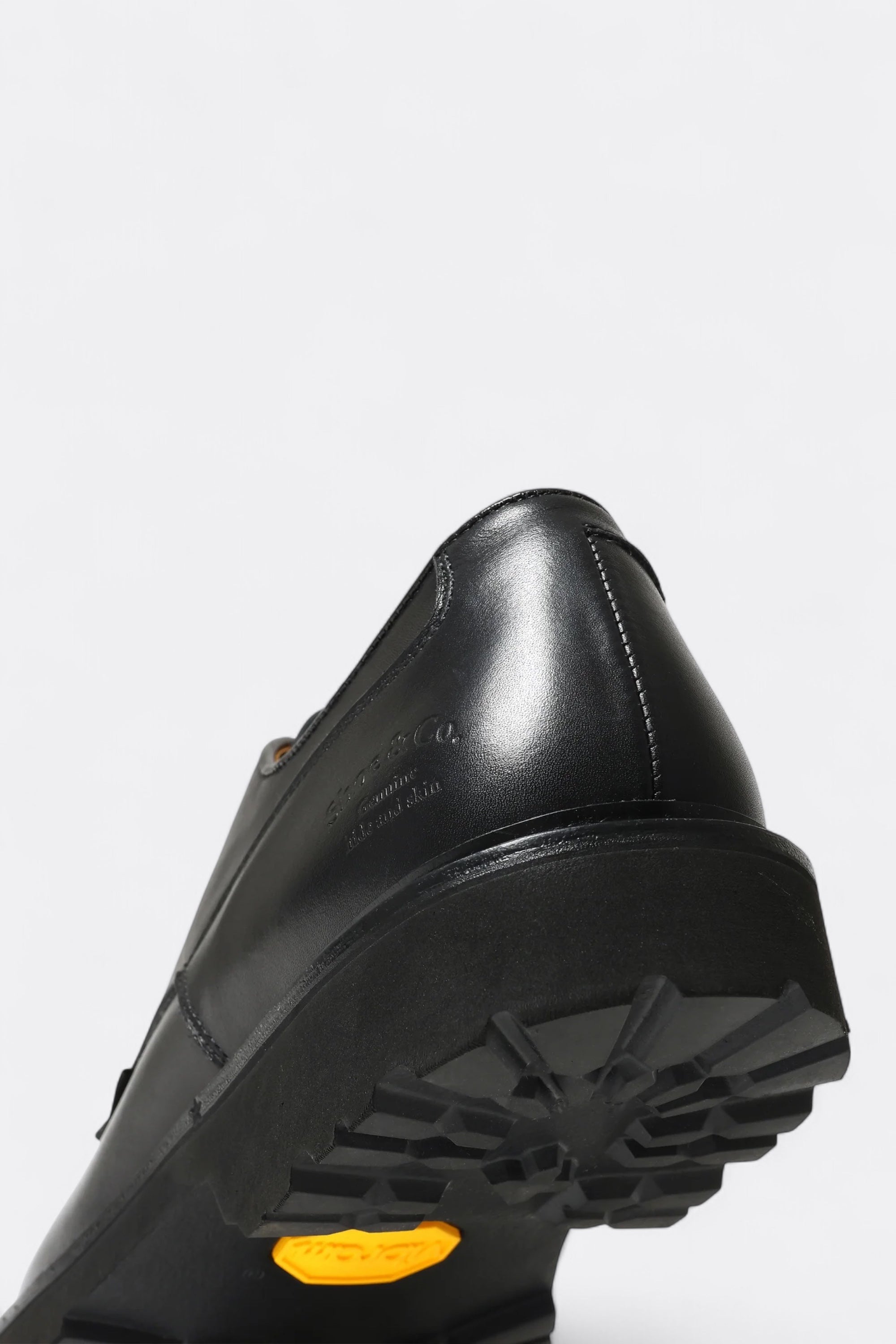 Regal Shoe & Co. U-Tip GTX Black | GORE-TEX Embossed Leather Shoes