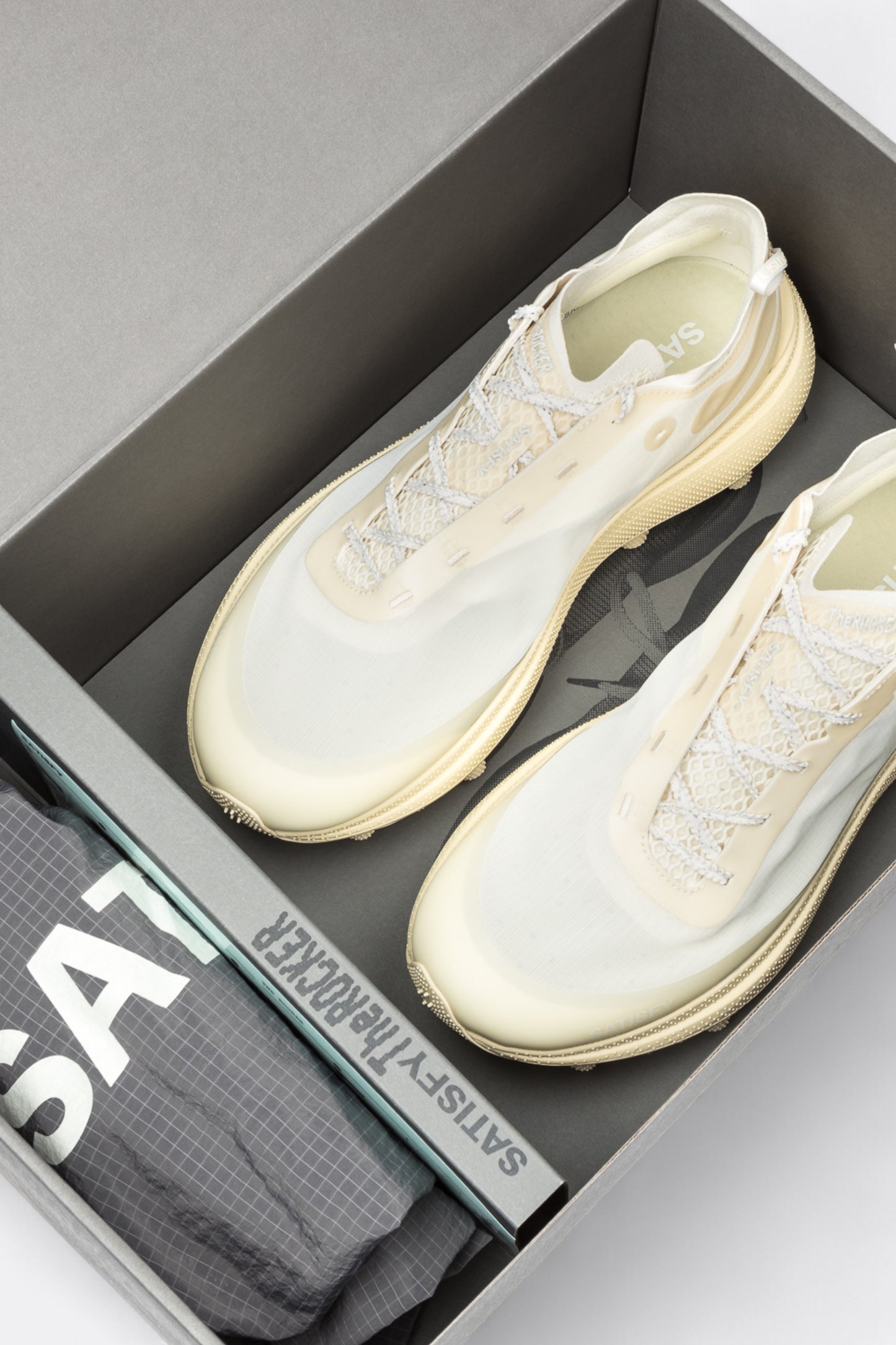 Satisfy - TheRocker (Antique White)