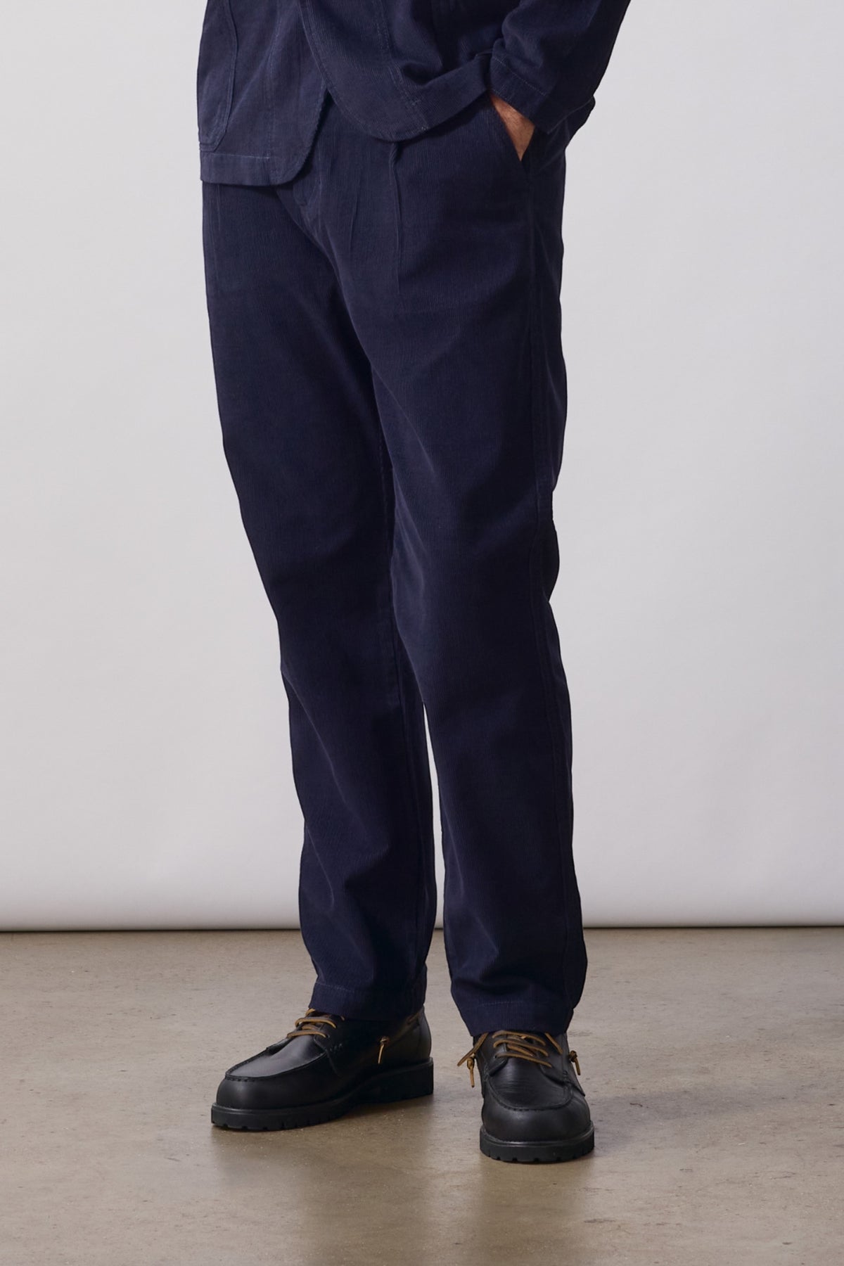 SERVICE WORKS Fine Cord Waiters Pant Dark Navy | Pantalon | Edgar Bdx