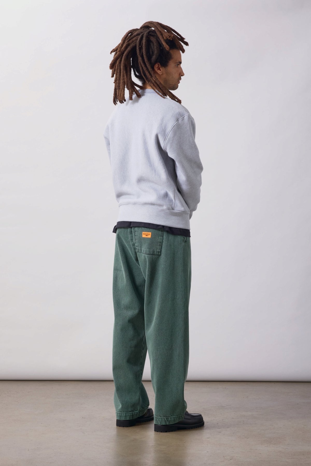 SERVICE WORKS Over-Dyed Easy Chef Pants Sage | Pantalon | Edgar Bdx