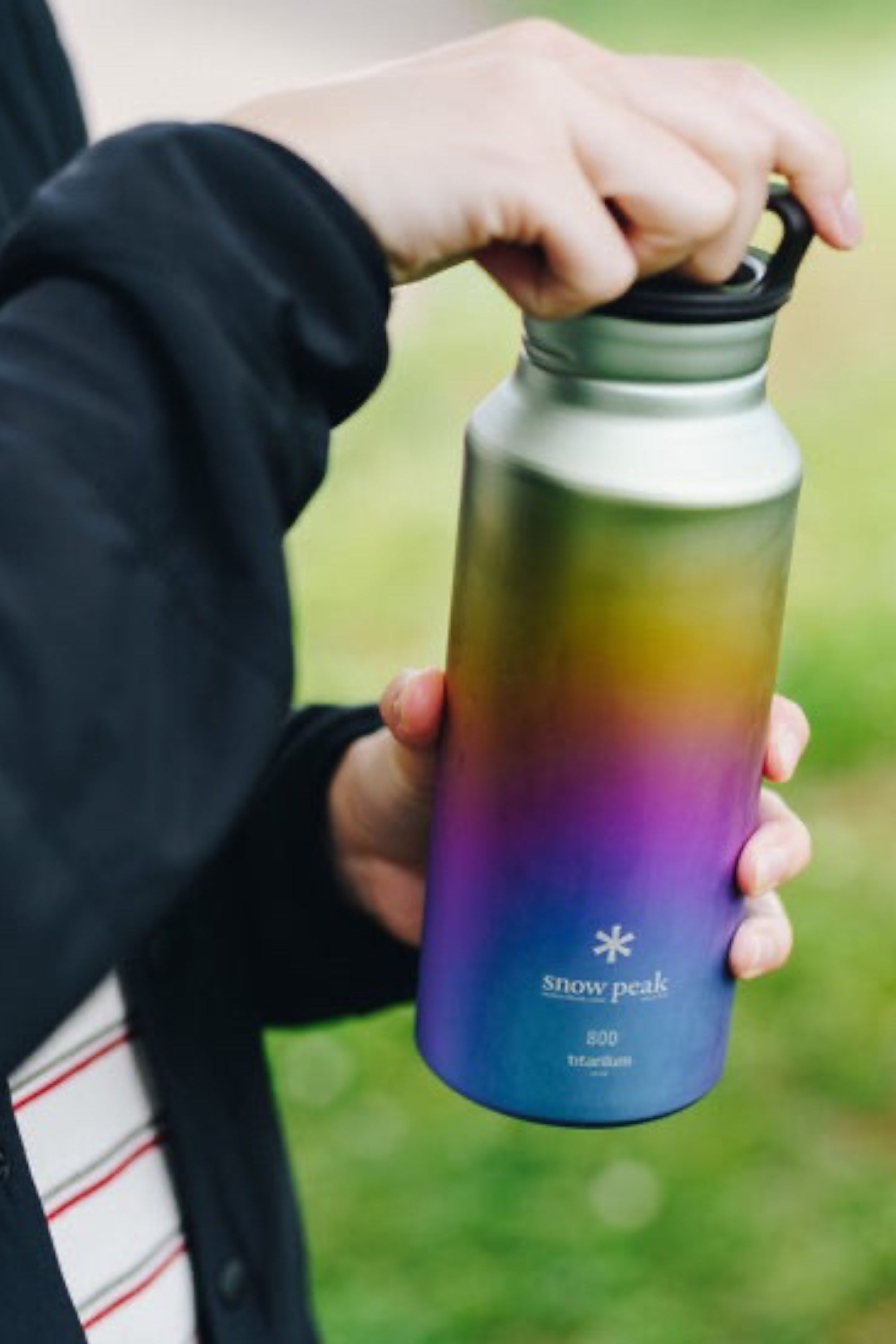 SNOW PEAK Aurora Bottle 800 Rainbow | Iridescent Titanium Water