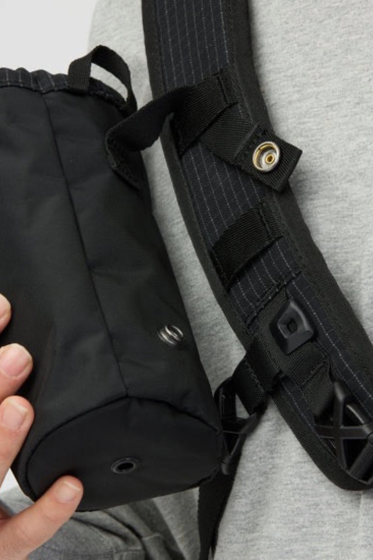 SNOW PEAK Grid Sling Bag Black | Sac bandoulière | Edgar Bdx