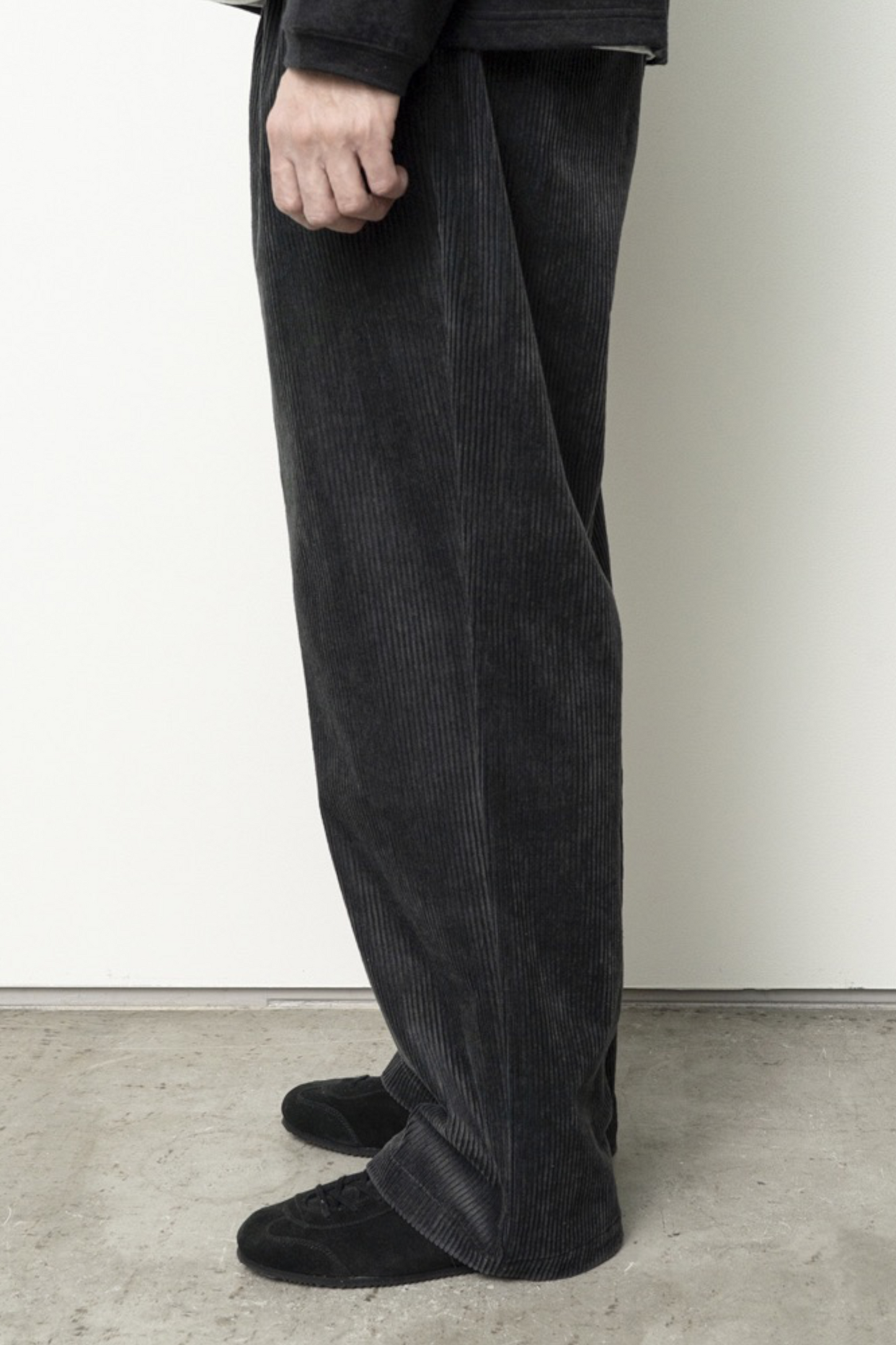 Corduroy Straight Pants (Black)