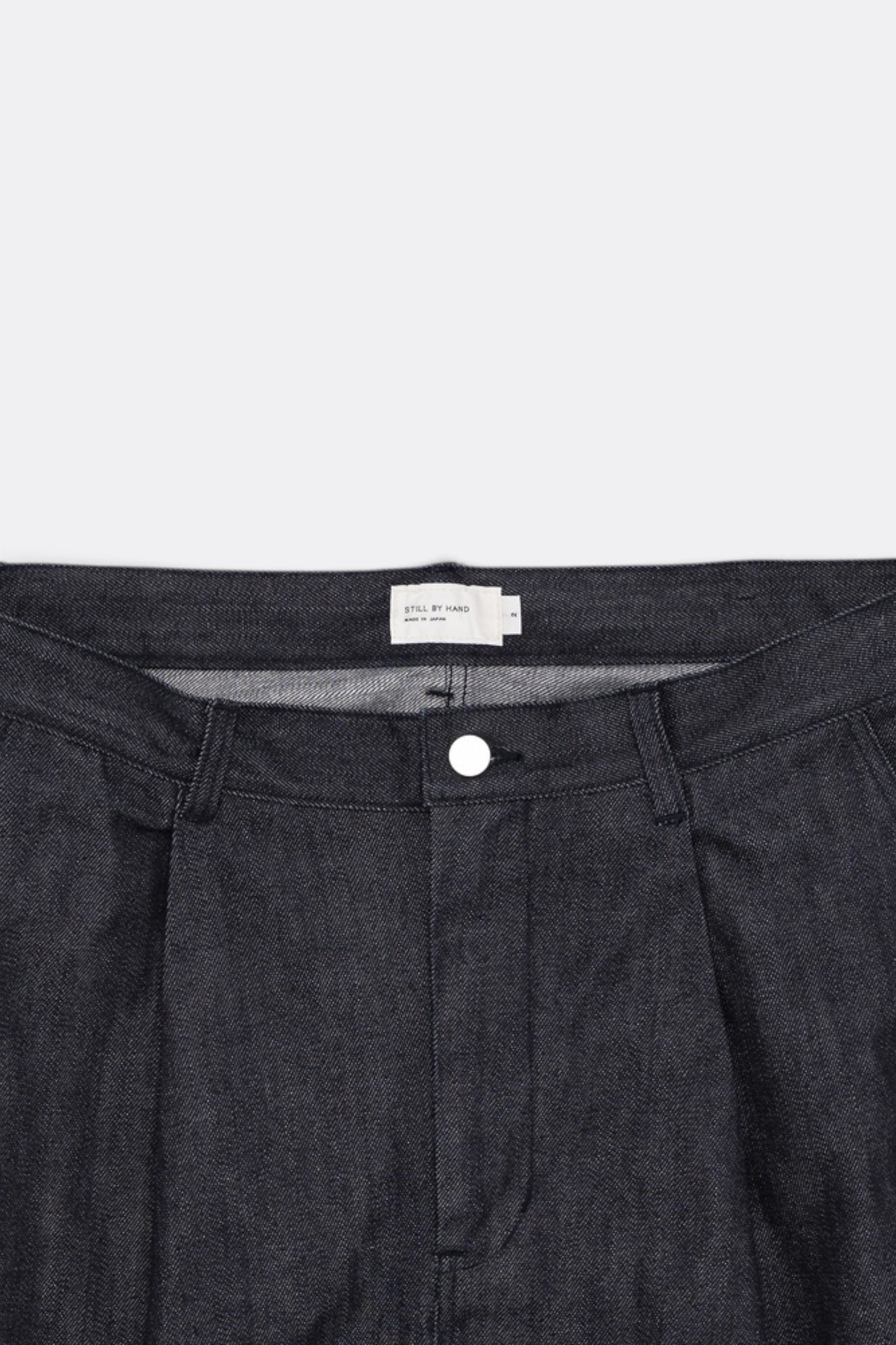 STILL BY HAND Deep Tuck Wide Denim Pants Navy | Pantalon Denim Selvedge Japonais | Edgar Bdx