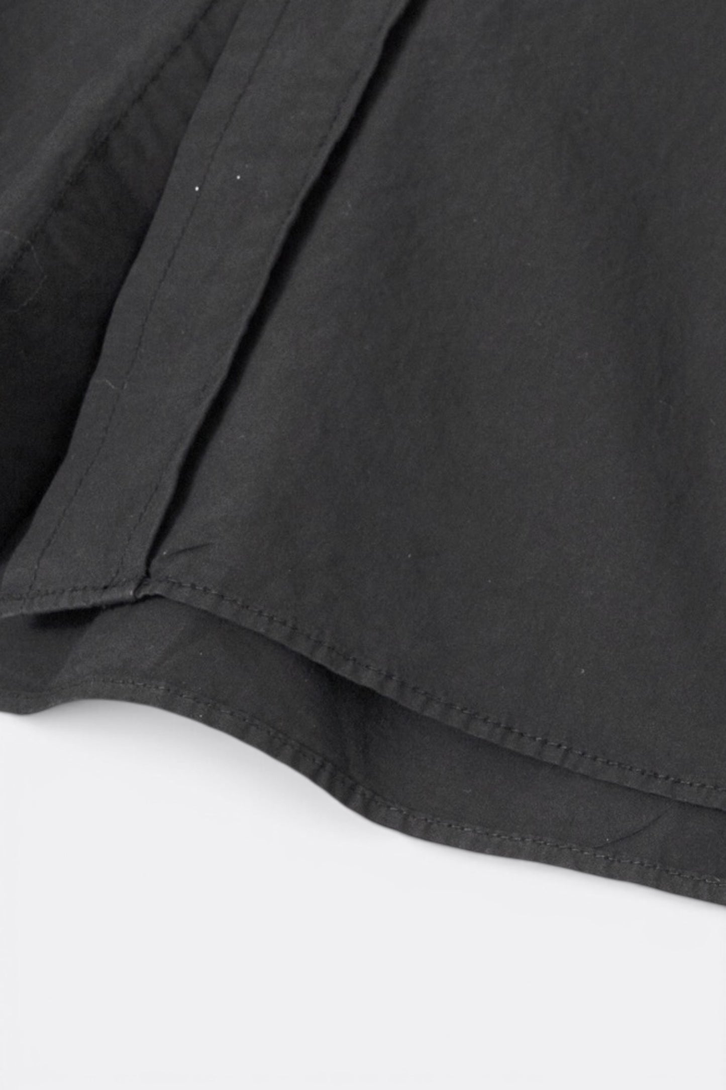 STILL BY HAND Garment-Dye Band Collar Shirt Ink Black | Chemise Coton Japonais | Edgar Bdx