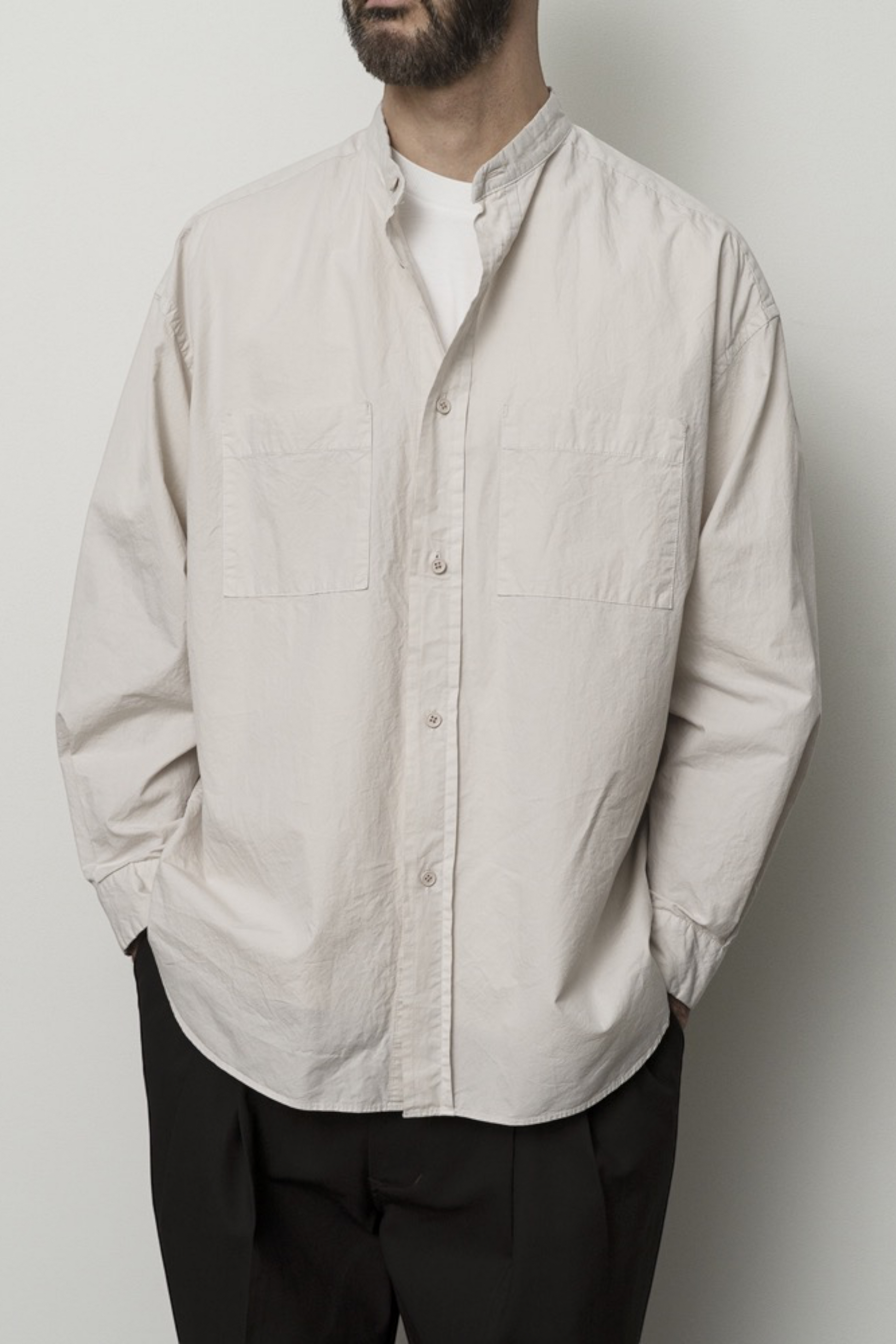 STILL BY HAND Garment-Dye Band Collar Shirt Reddish Brown | Chemise Coton Japonais | Edgar Bdx