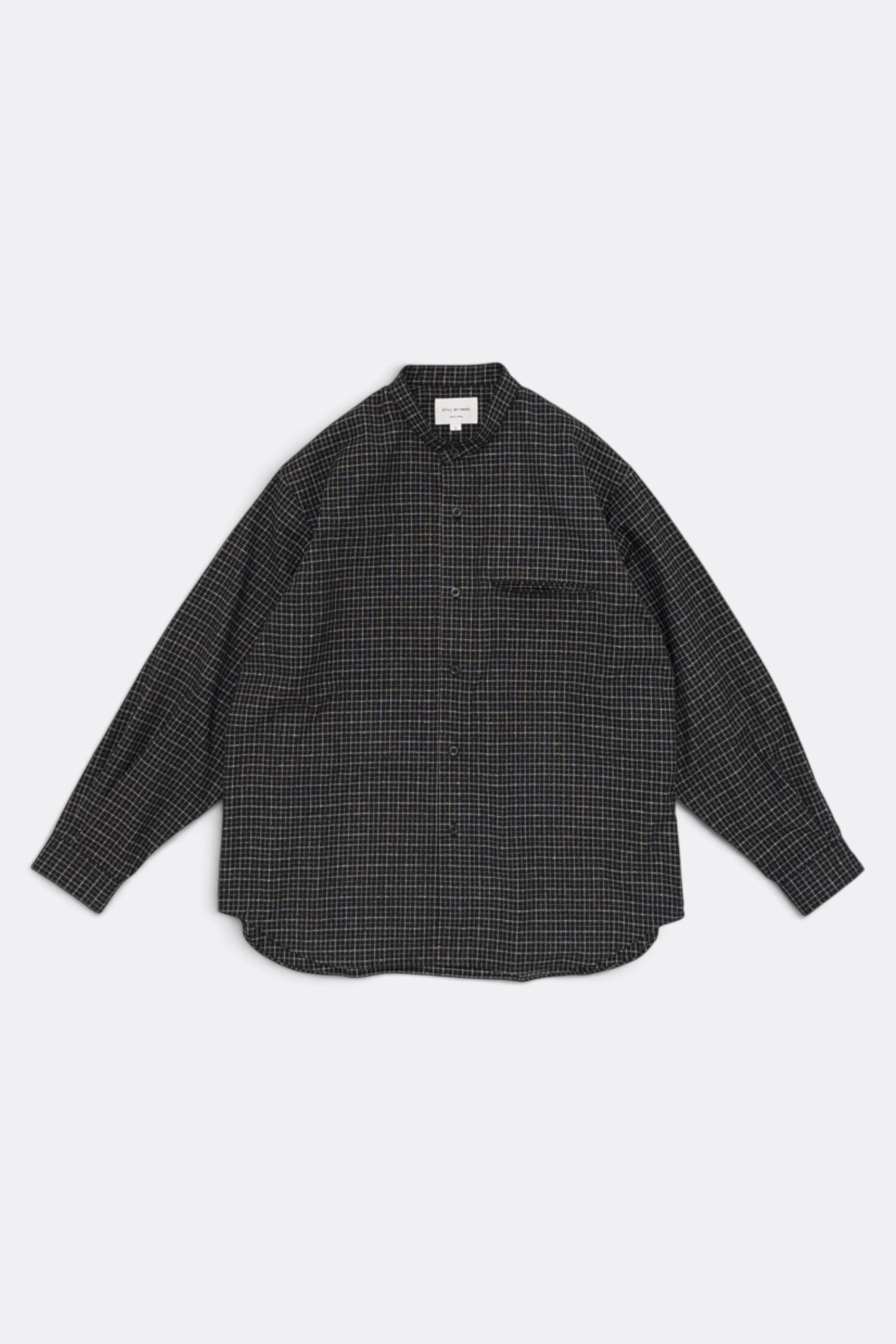 STILL BY HAND Silk Nep Band Collar Shirt Black Check | Chemise Soie Coton Japonais | Edgar Bdx