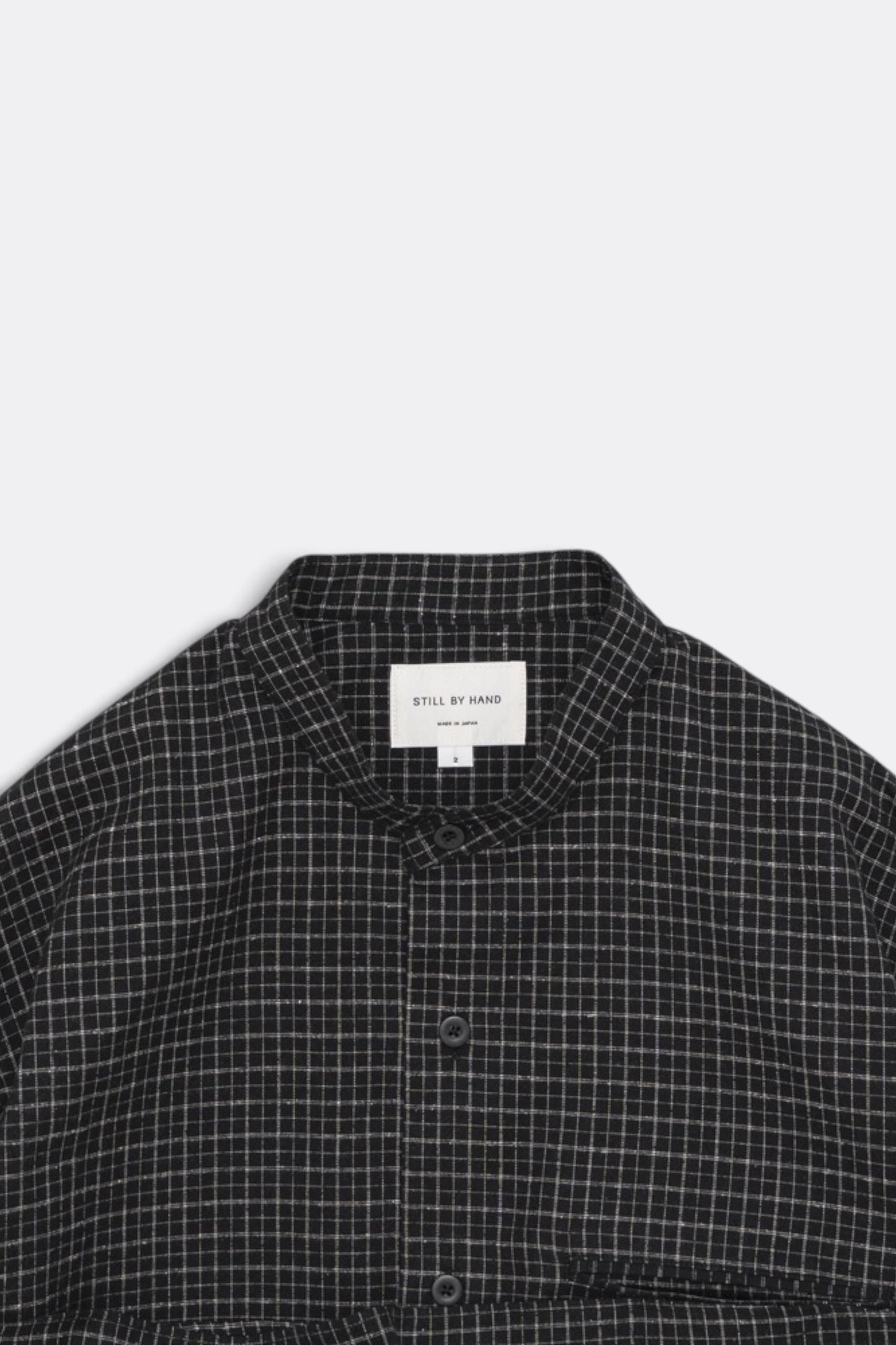 STILL BY HAND Silk Nep Band Collar Shirt Black Check | Chemise Soie Coton Japonais | Edgar Bdx