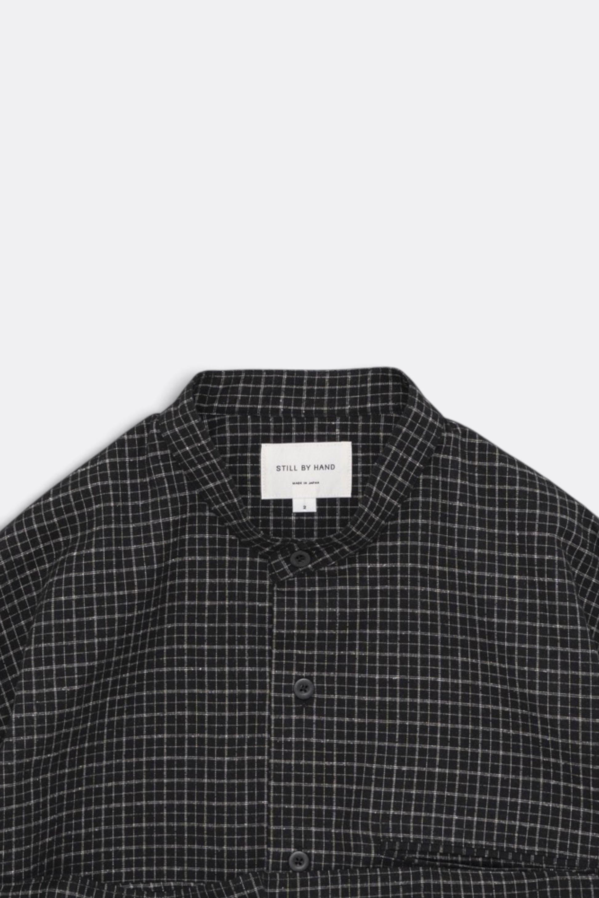 STILL BY HAND Silk Nep Band Collar Shirt Black Check | Chemise Soie Coton Japonais | Edgar Bdx
