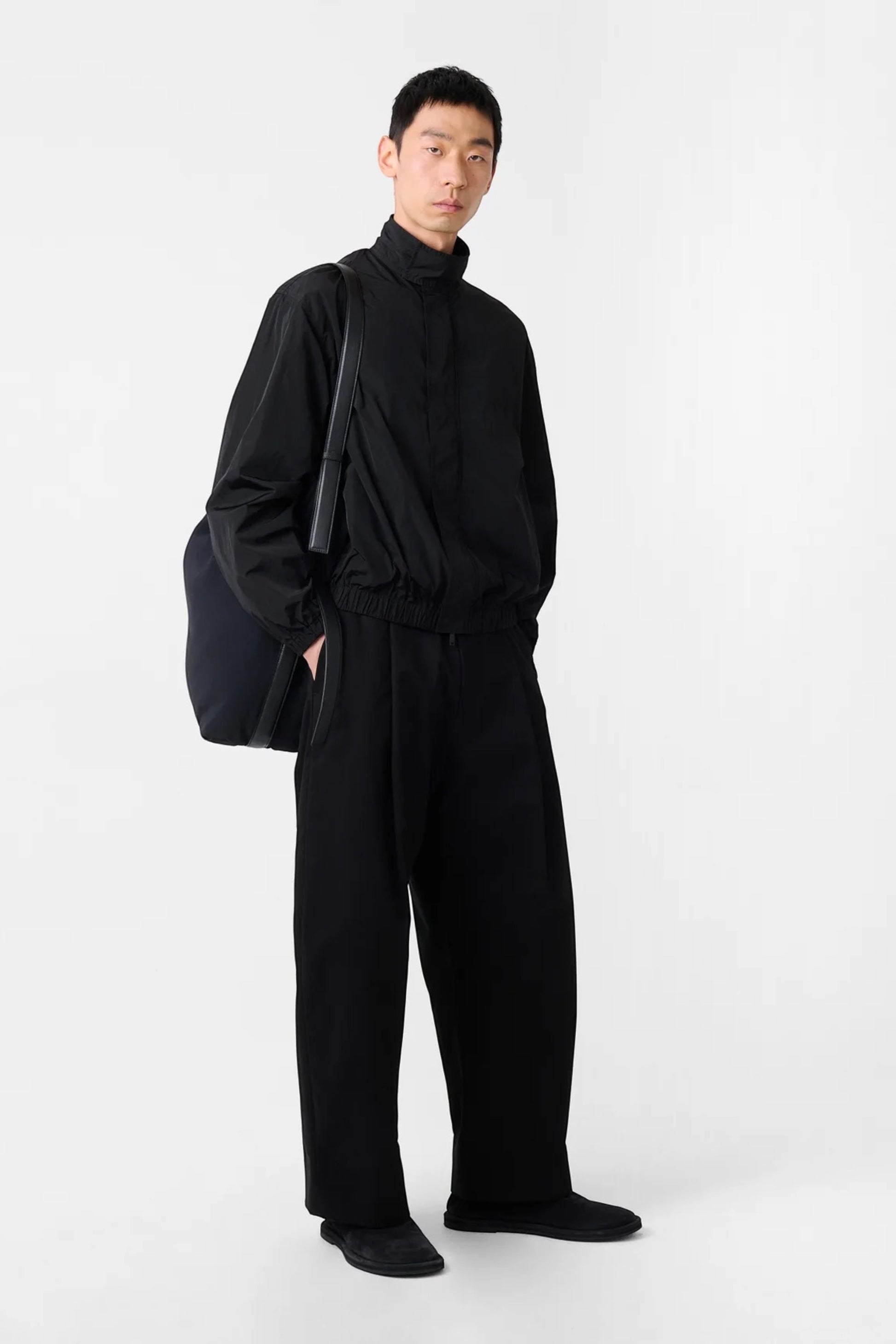 STUDIO NICHOLSON Sorte Pleated Pant Black | Pantalon Coton Premium | Edgar Bdx