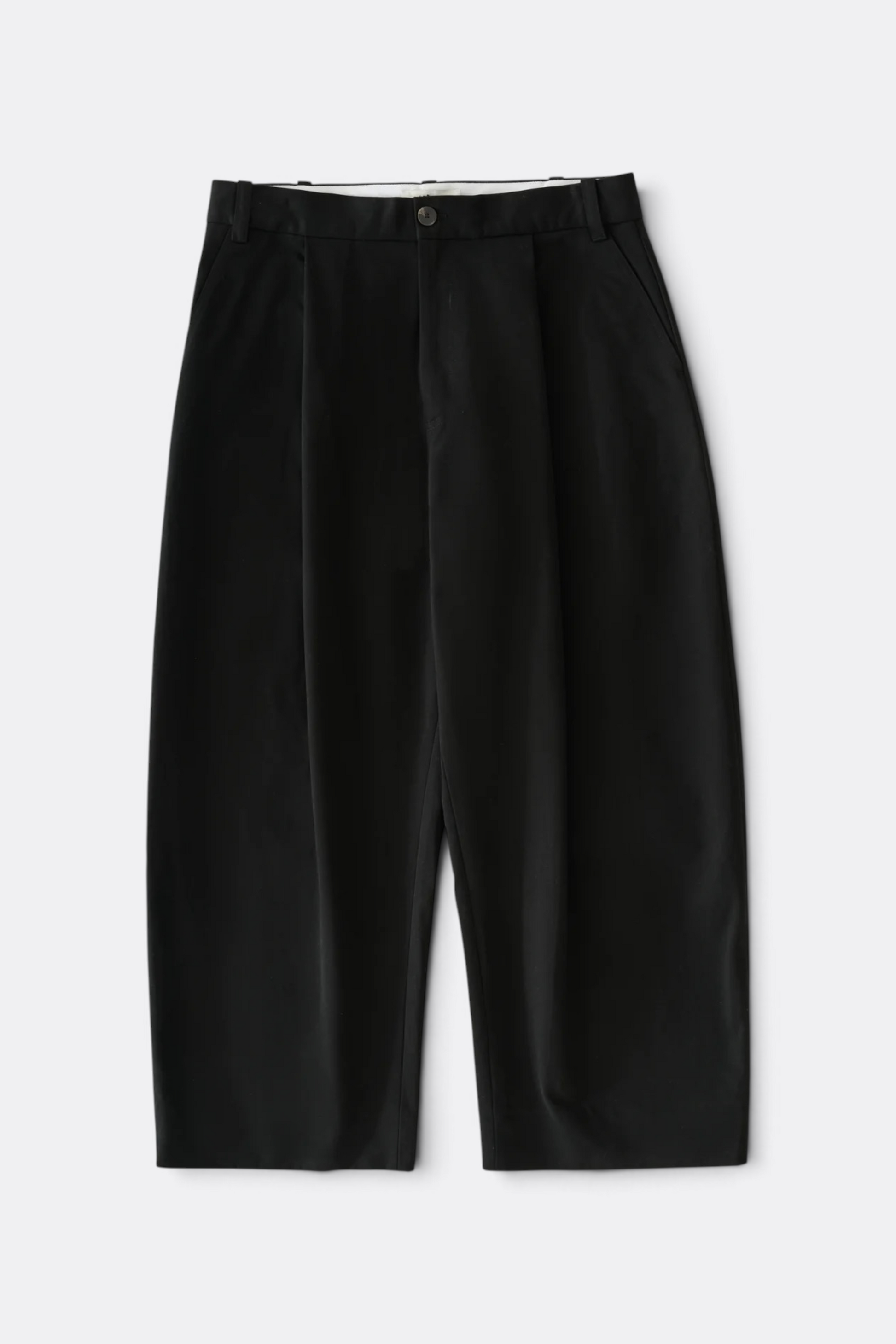 STUDIO NICHOLSON Sorte Pleated Pant Black | Pantalon Coton Premium | Edgar Bdx