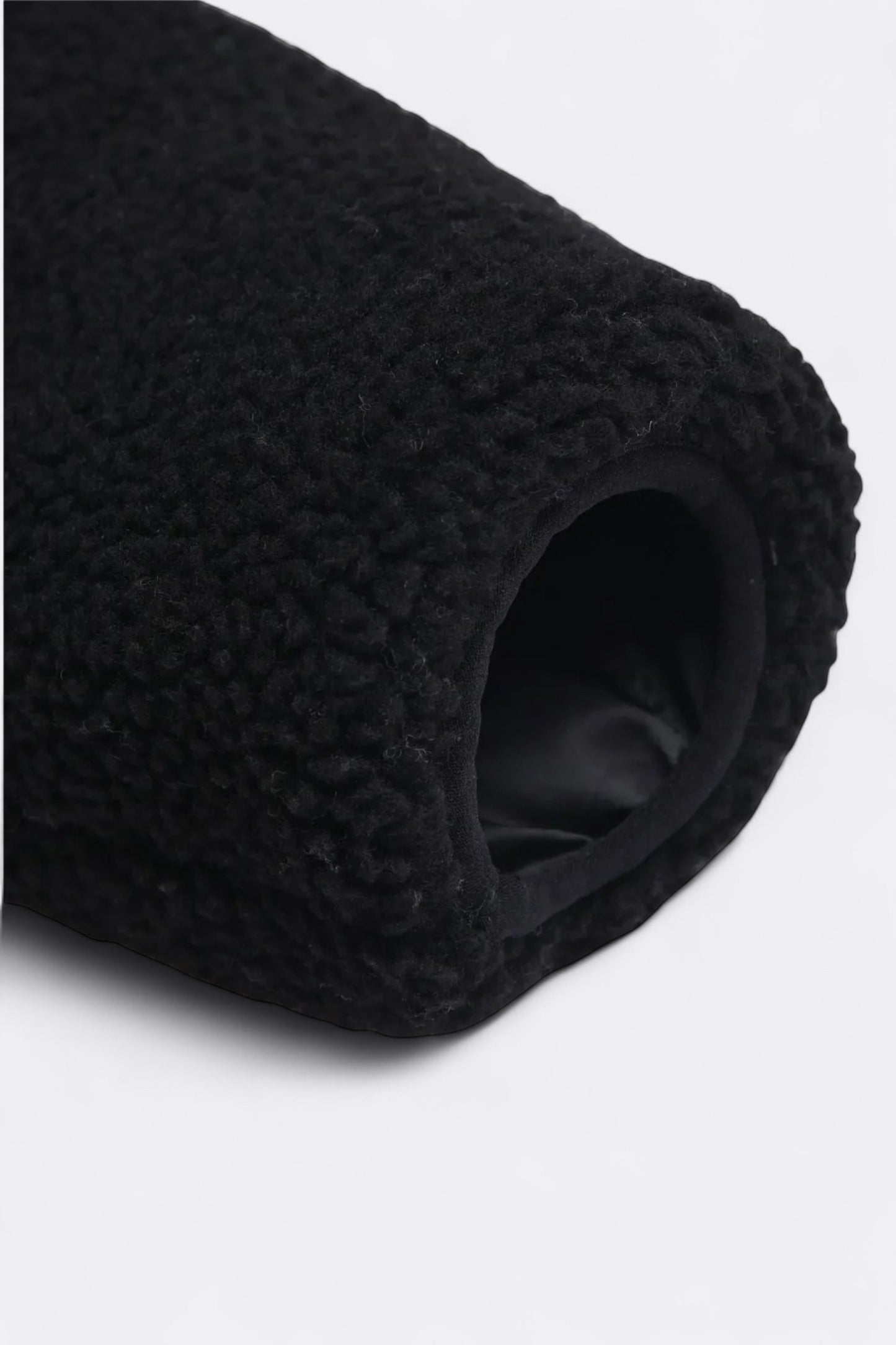 Taion - Down × Boa Reversible Down Vest (Black / Black)