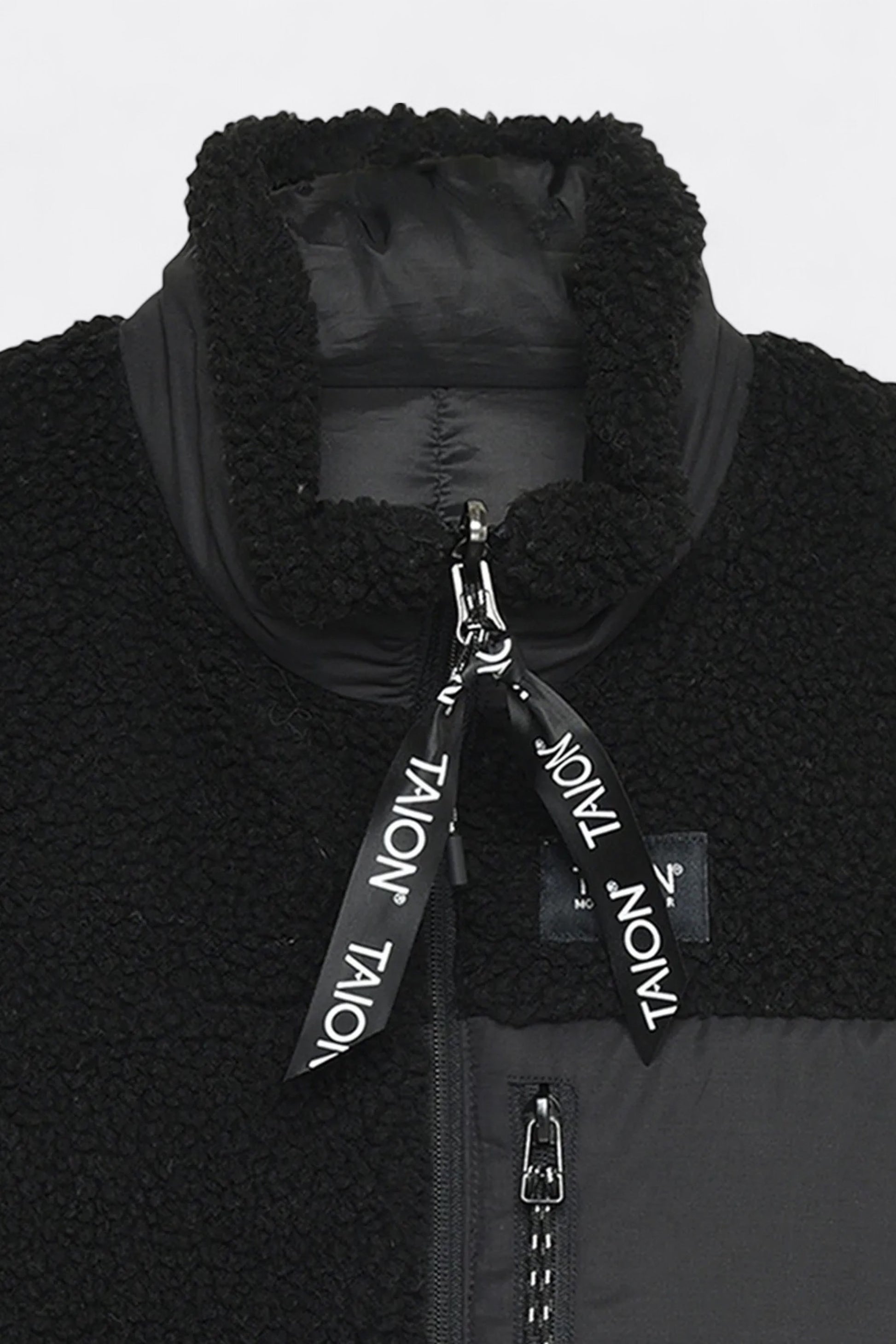 Taion - Down × Boa Reversible Down Vest (Black / Black)
