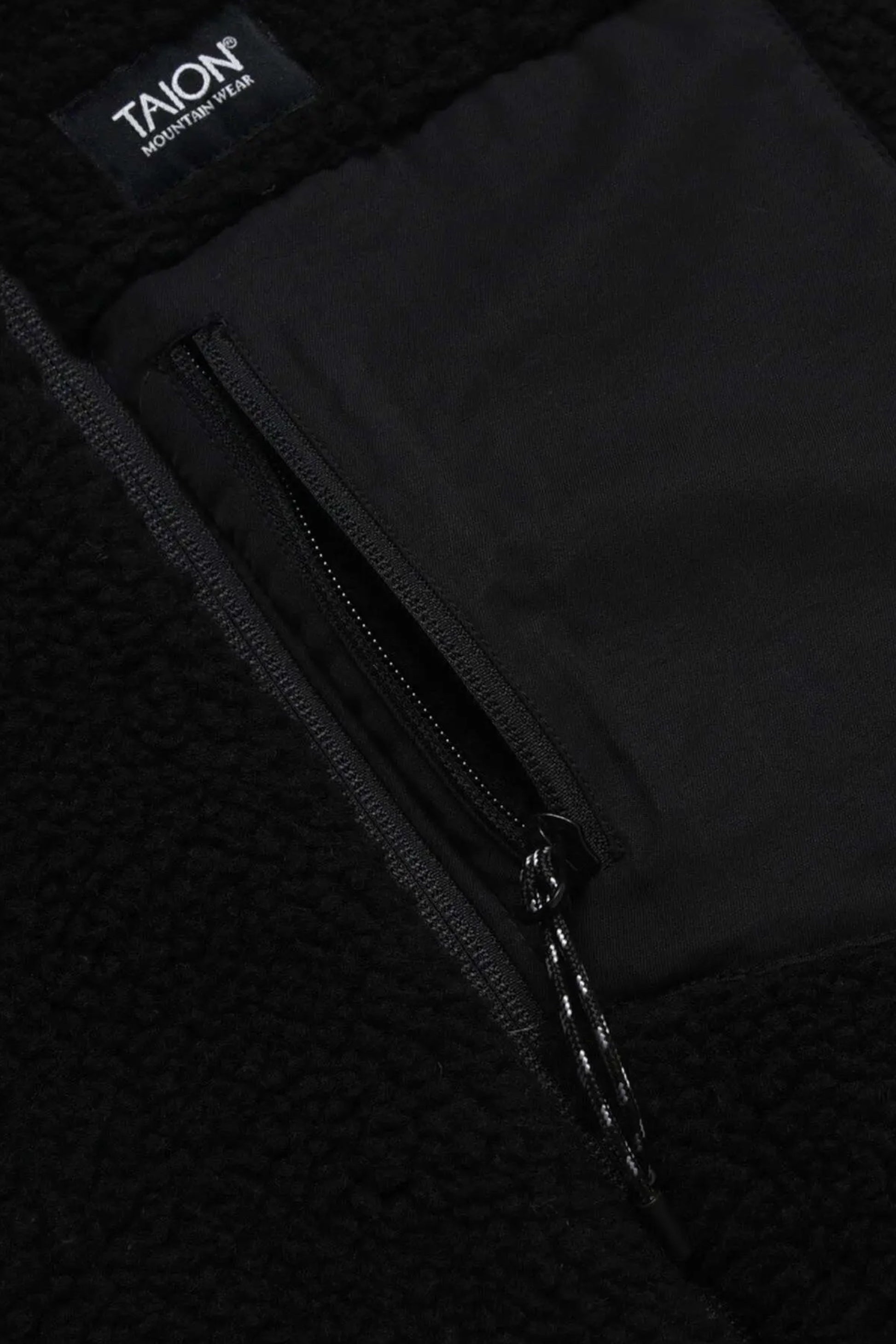 Taion - Down × Boa Reversible Down Vest (Black / Black)