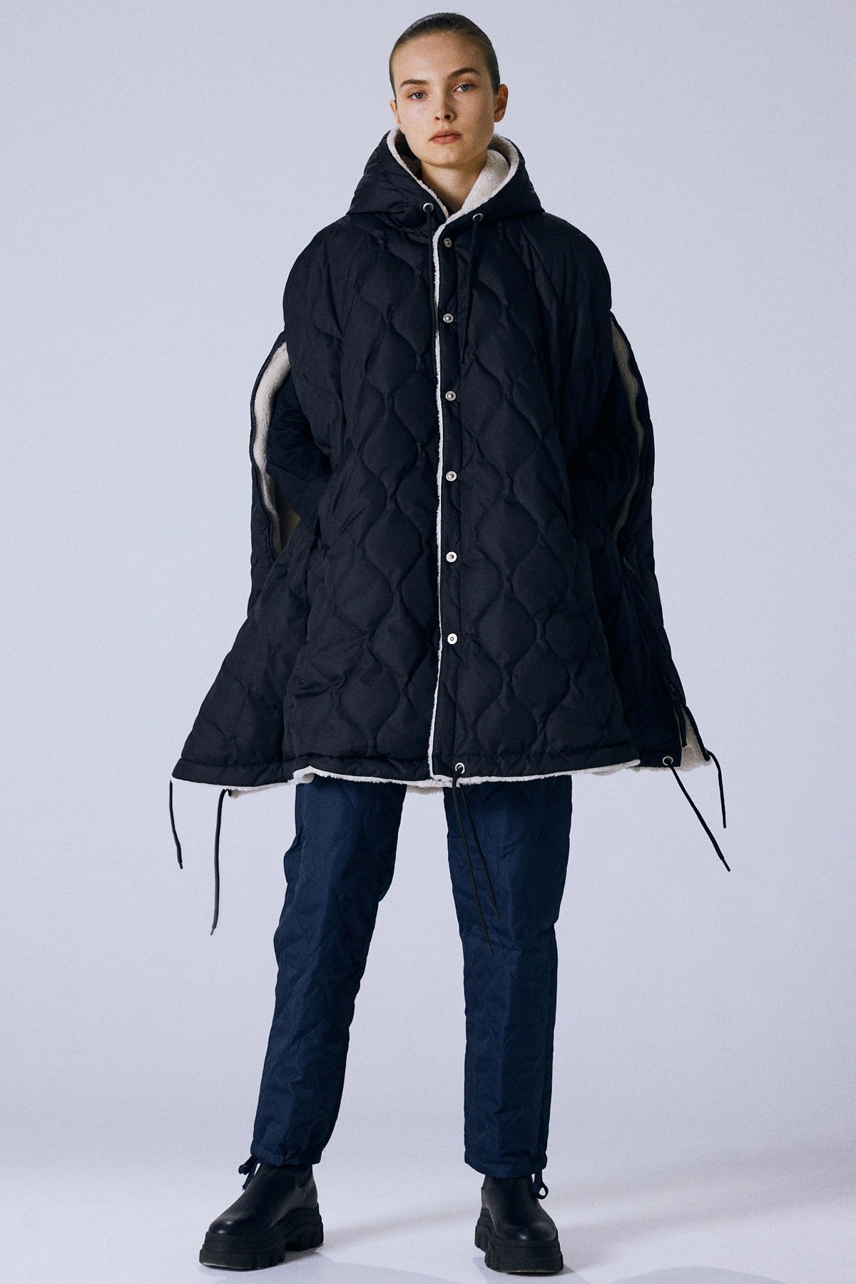 TAION - Military Down Cape (Black / Cream)