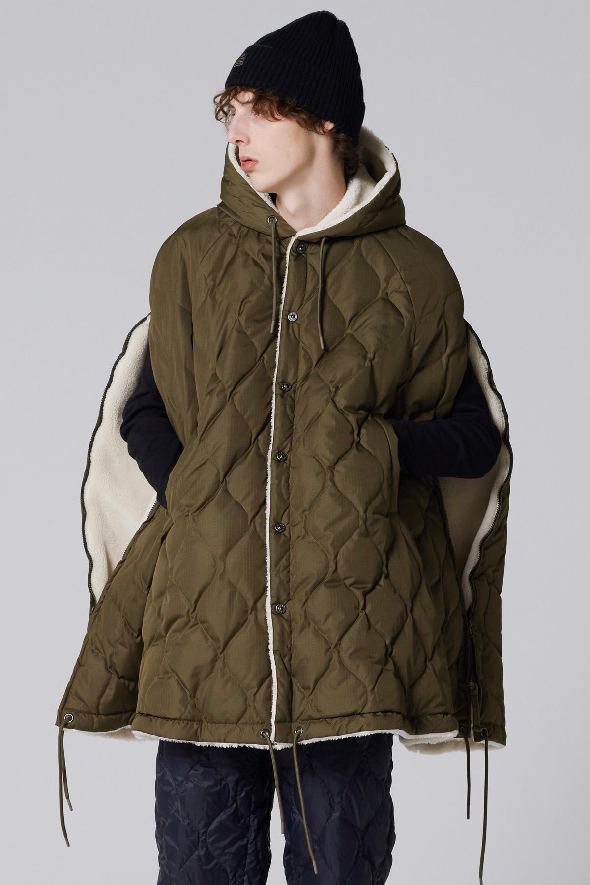 TAION - Military Down Cape (Dark Olive / Cream)