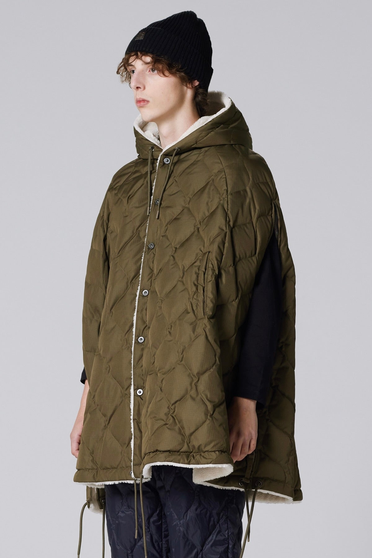 TAION - Military Down Cape (Dark Olive / Cream)