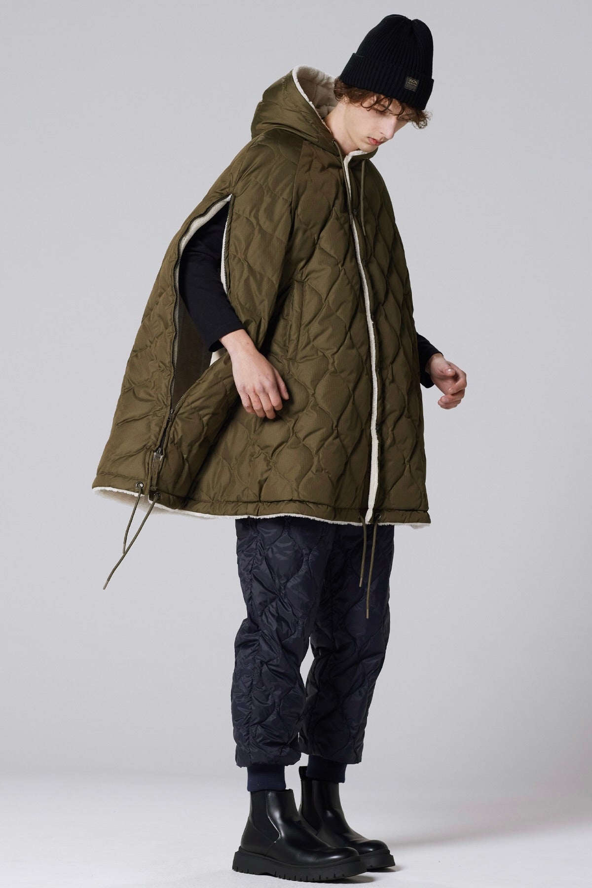 TAION - Military Down Cape (Dark Olive / Cream)